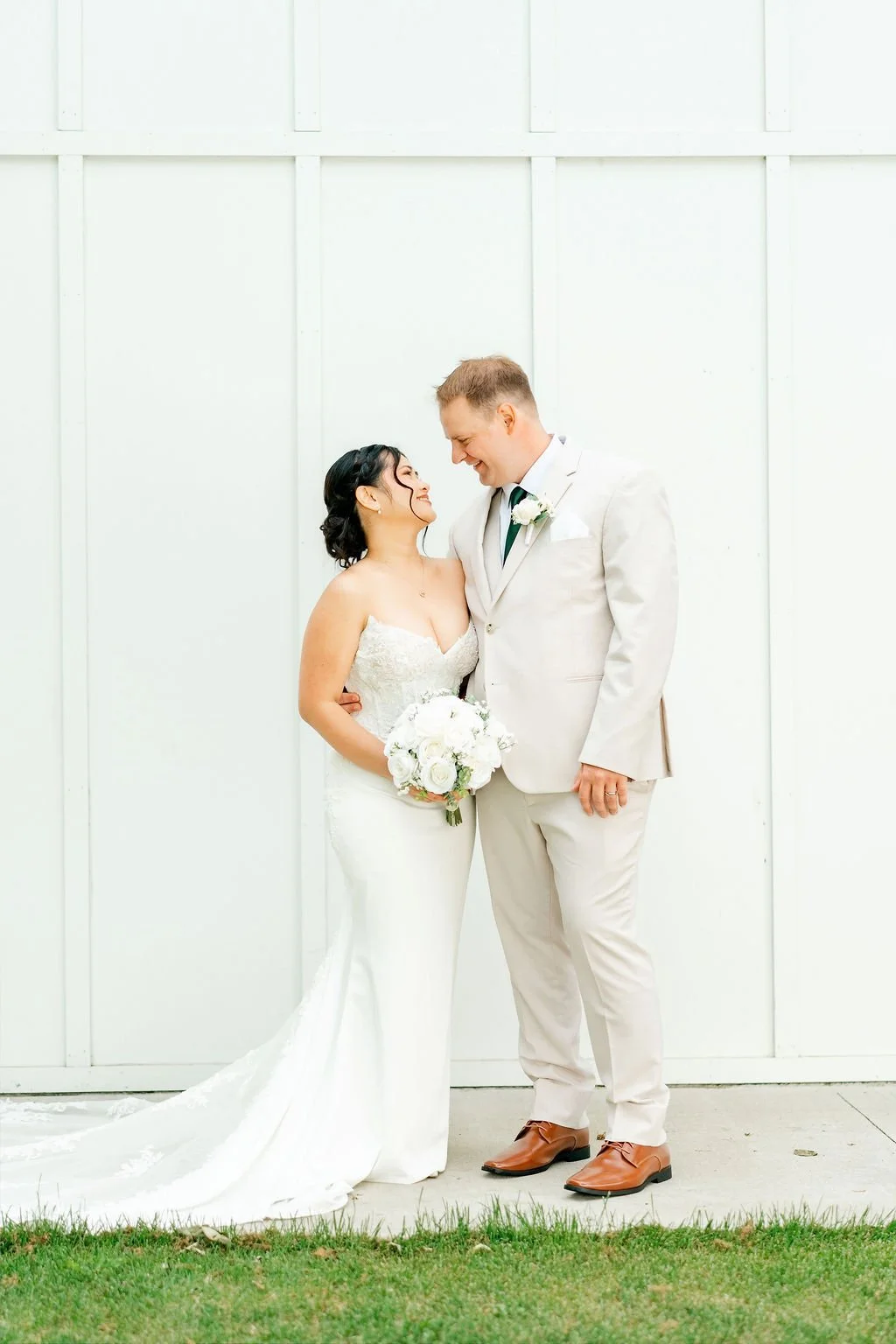 oakland-estate-wedding-oakland-estate-wedding-photographer-calgary-wedding-photographer-outdoor-summer-wedding-alberta-wedding-photography-estate-wedding