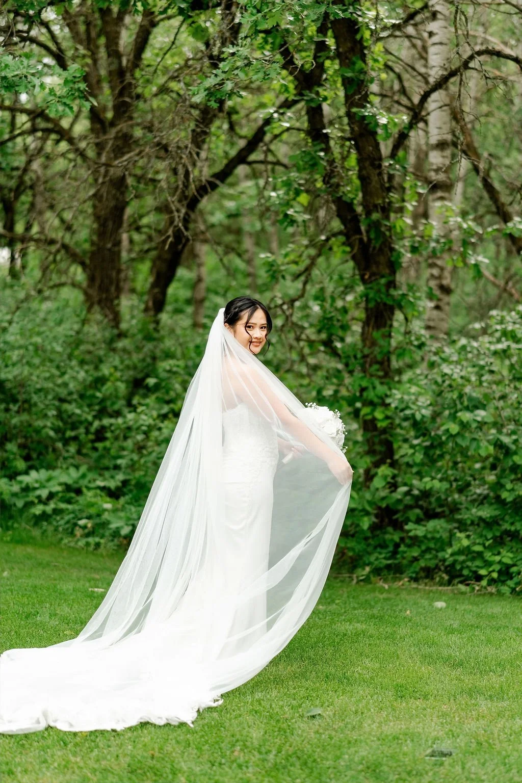 oakland-estate-wedding-oakland-estate-wedding-photographer-calgary-wedding-photographer-outdoor-summer-wedding-alberta-wedding-photography-estate-wedding