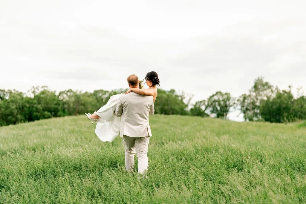oakland-estate-wedding-oakland-estate-wedding-photographer-calgary-wedding-photographer-outdoor-summer-wedding-alberta-wedding-photography-estate-wedding