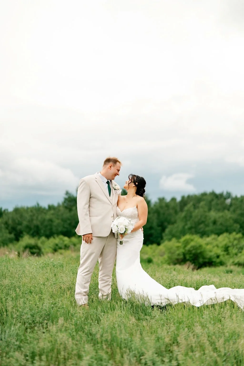 oakland-estate-wedding-oakland-estate-wedding-photographer-calgary-wedding-photographer-outdoor-summer-wedding-alberta-wedding-photography-estate-wedding