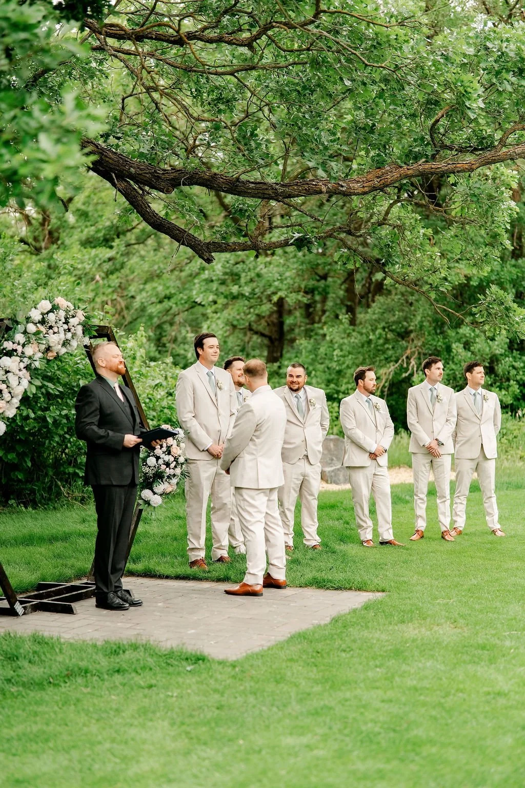 oakland-estate-wedding-oakland-estate-wedding-photographer-calgary-wedding-photographer-outdoor-summer-wedding-alberta-wedding-photography-estate-wedding