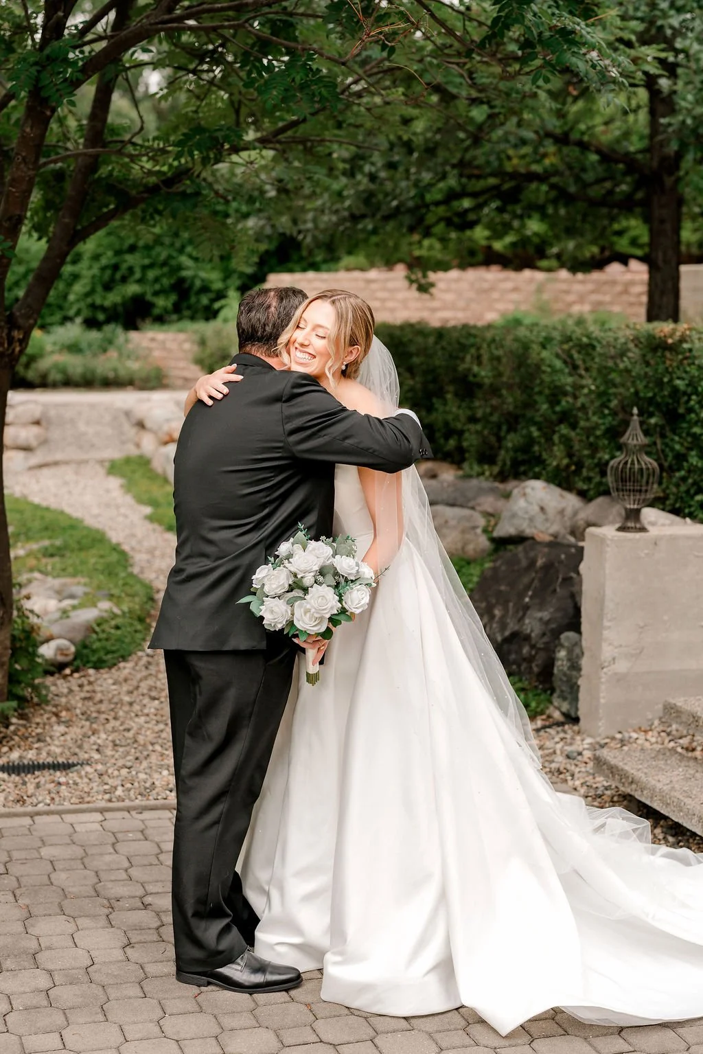 boothill-wedding-venue-boothill-wedding-venue-photographer-filmed-by-silas-weddings-alberta-wedding-photographer-september-wedding-outdoor-wedding