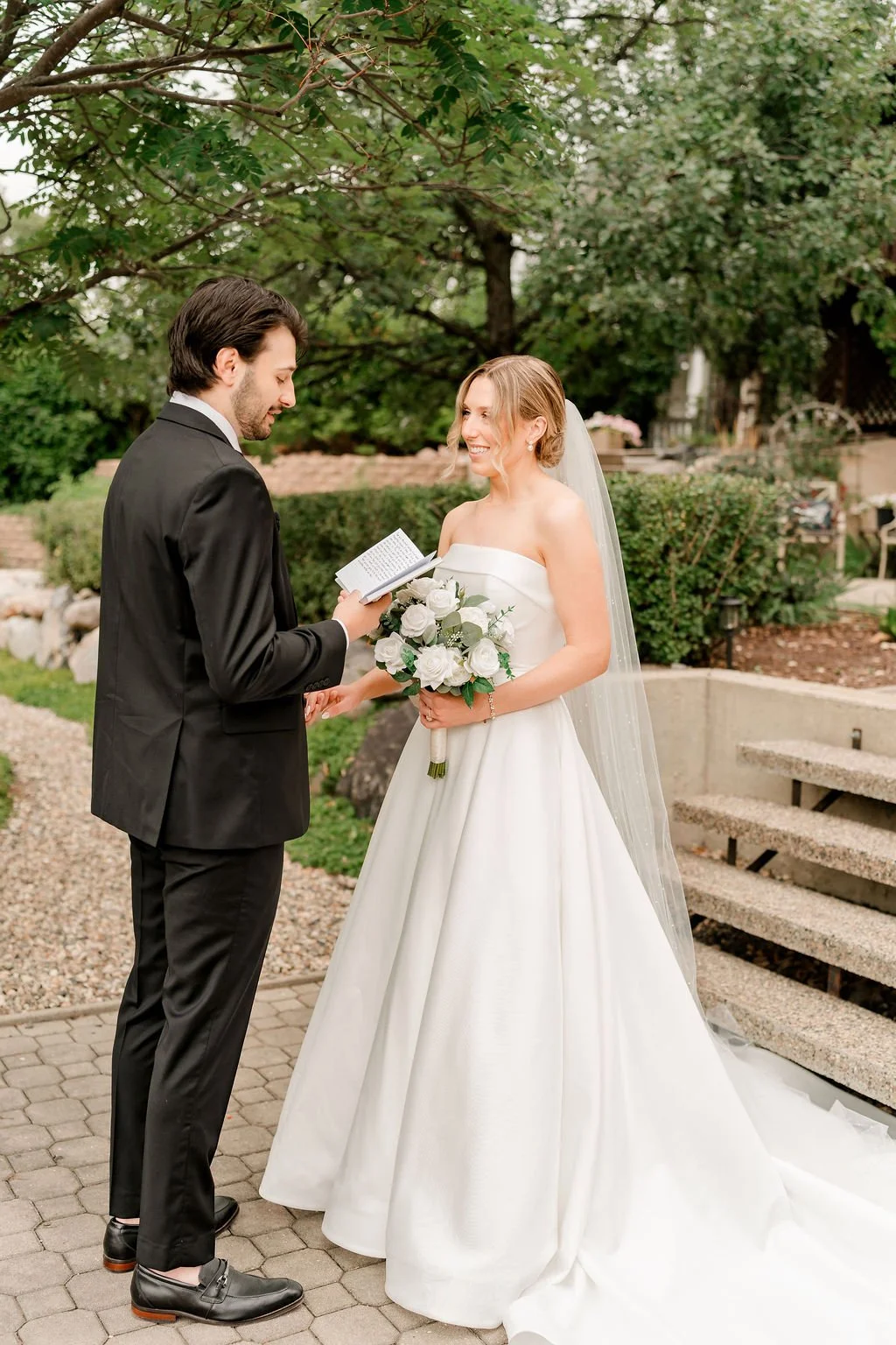 boothill-wedding-venue-boothill-wedding-venue-photographer-filmed-by-silas-weddings-alberta-wedding-photographer-september-wedding-outdoor-wedding