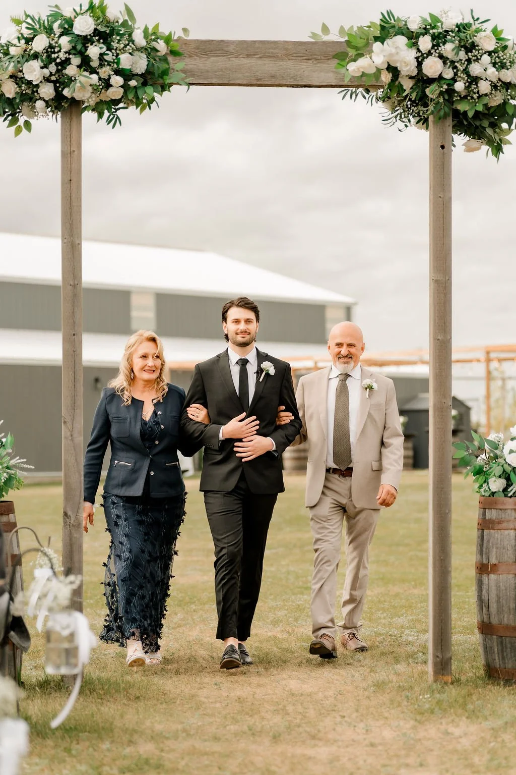 boothill-wedding-venue-boothill-wedding-venue-photographer-filmed-by-silas-weddings-alberta-wedding-photographer-september-wedding-outdoor-wedding