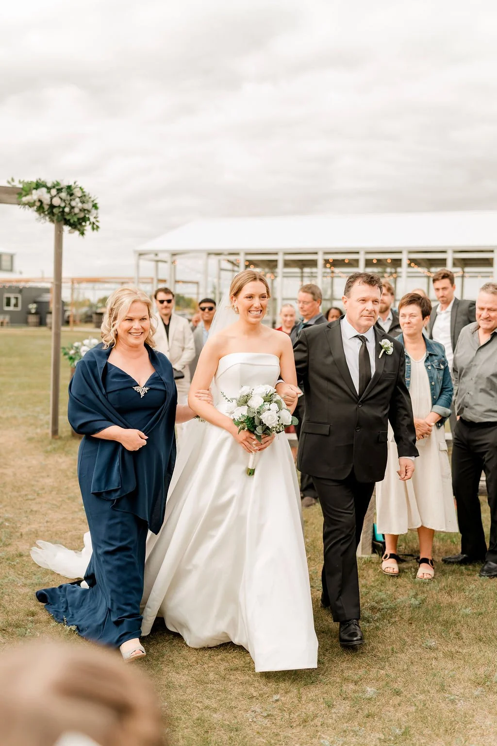boothill-wedding-venue-boothill-wedding-venue-photographer-filmed-by-silas-weddings-alberta-wedding-photographer-september-wedding-outdoor-wedding