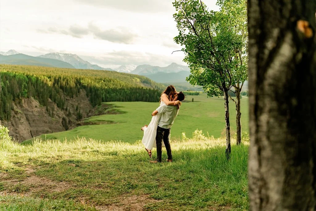 bighorn-lookout-engagement-bighorn-lookout-engagement-photographer-alberta-engagement-photographer-mountain-engagement-session-calgary-engagement-photographer