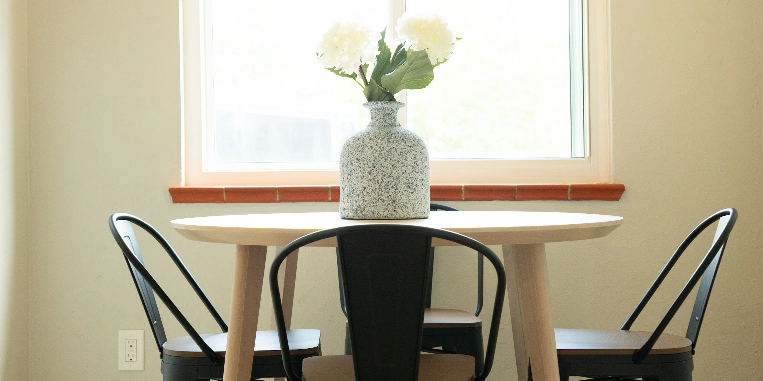 dining-table-black-chairs.jpg