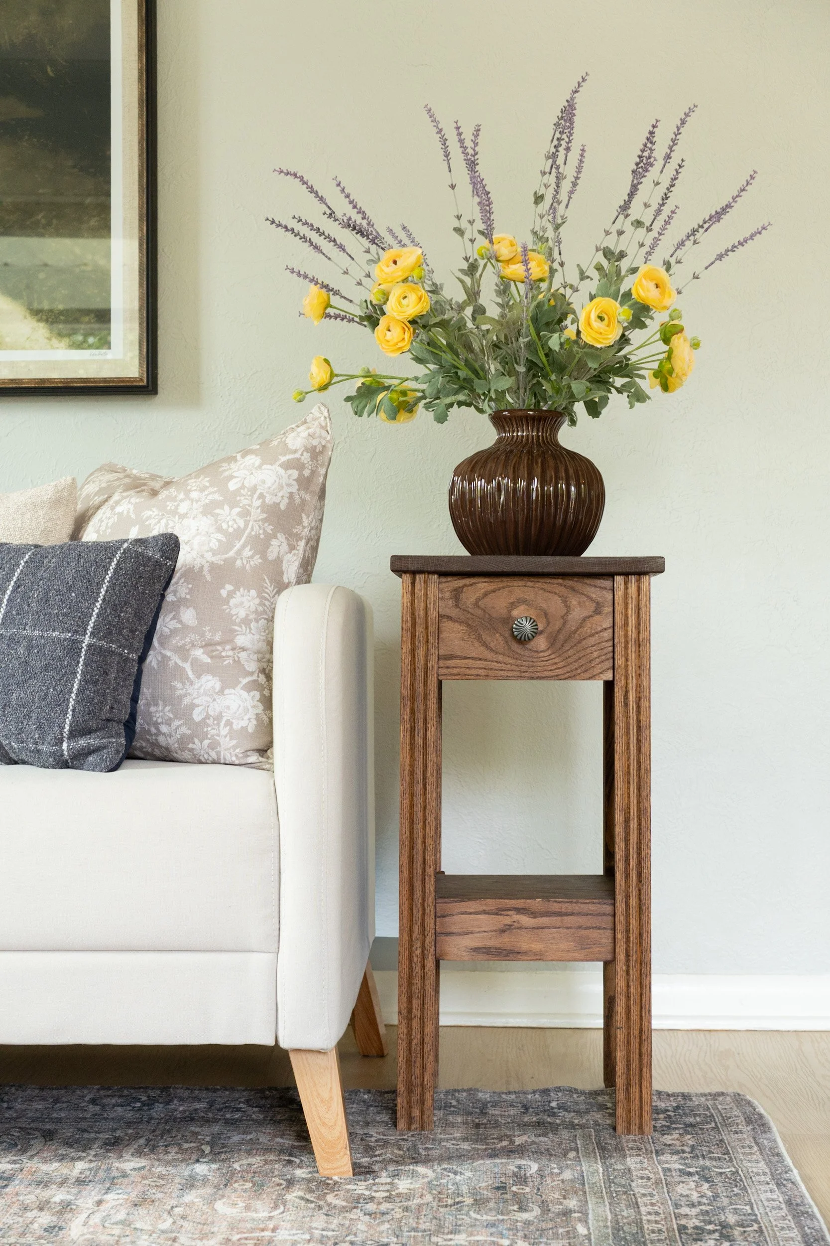 living-room-flower-arrangement.jpg