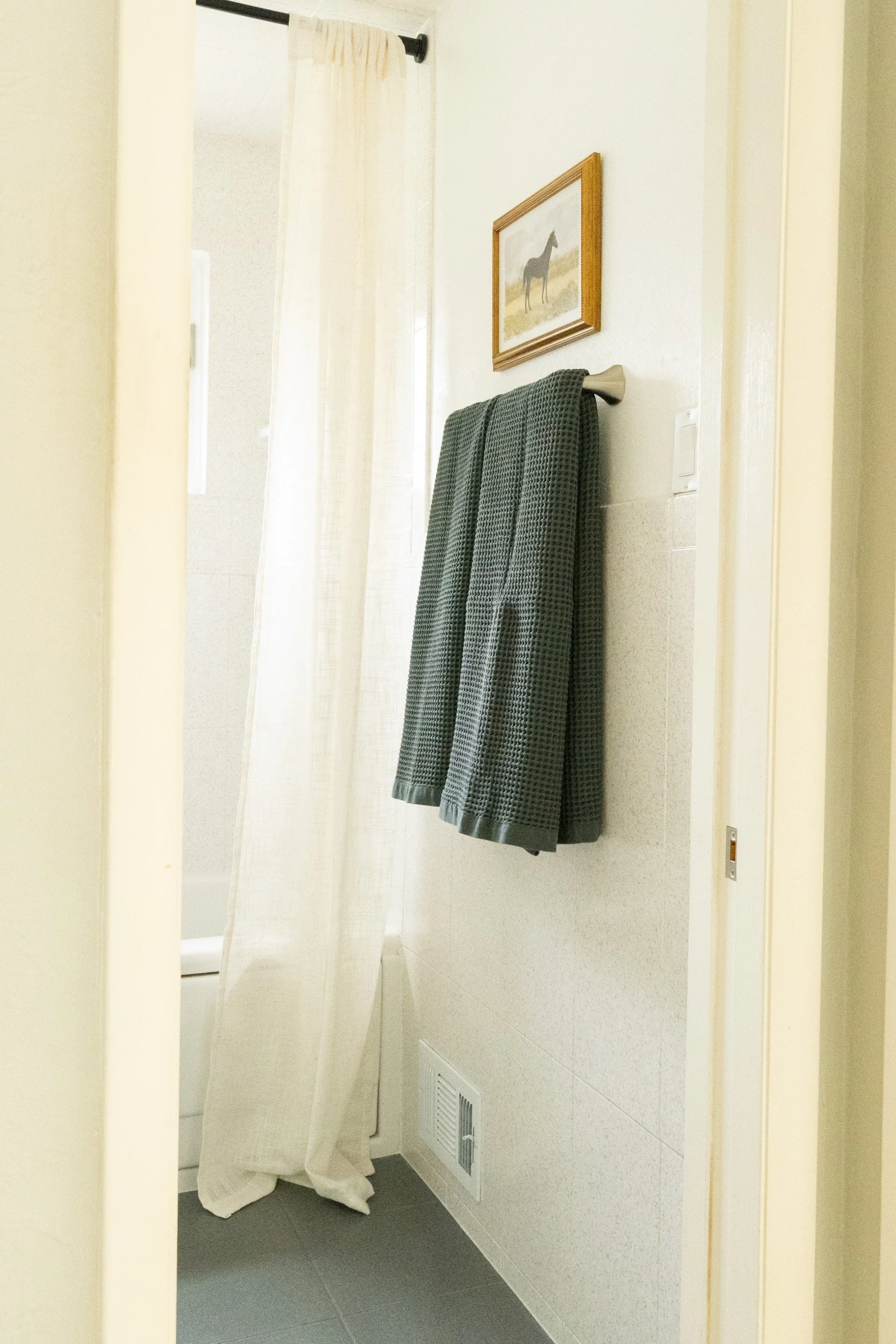bathroom-green-towels.jpg