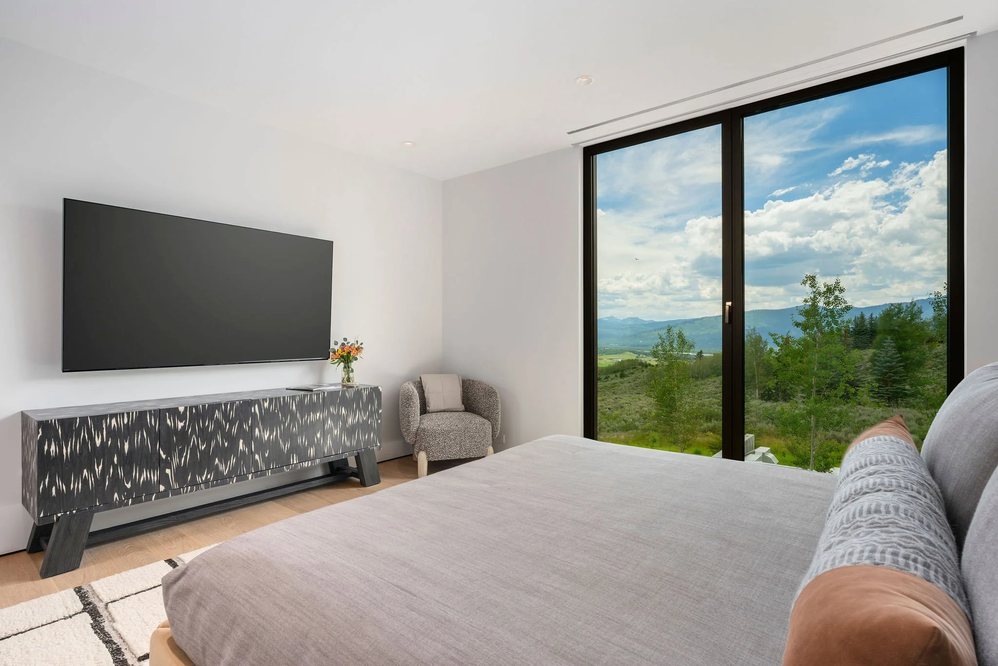 Guest Bedroom 1