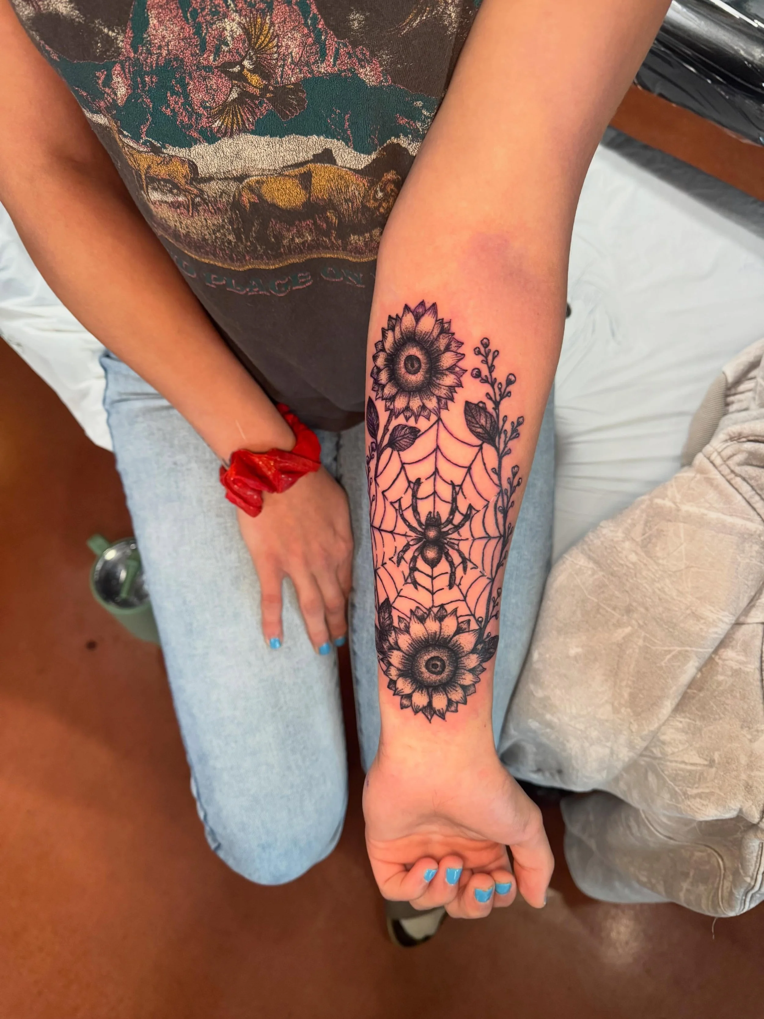 Some fun animal and floral tattoos lately! As also shoot me a dm to book or book a consultation with me! 
.
.
Consultation link: https://calendly.com/jazy_tatts/in-person-consultation-clone
.
.
#tattoo #tattoos #milwaukieoregon #pdx #pdxtattooartist