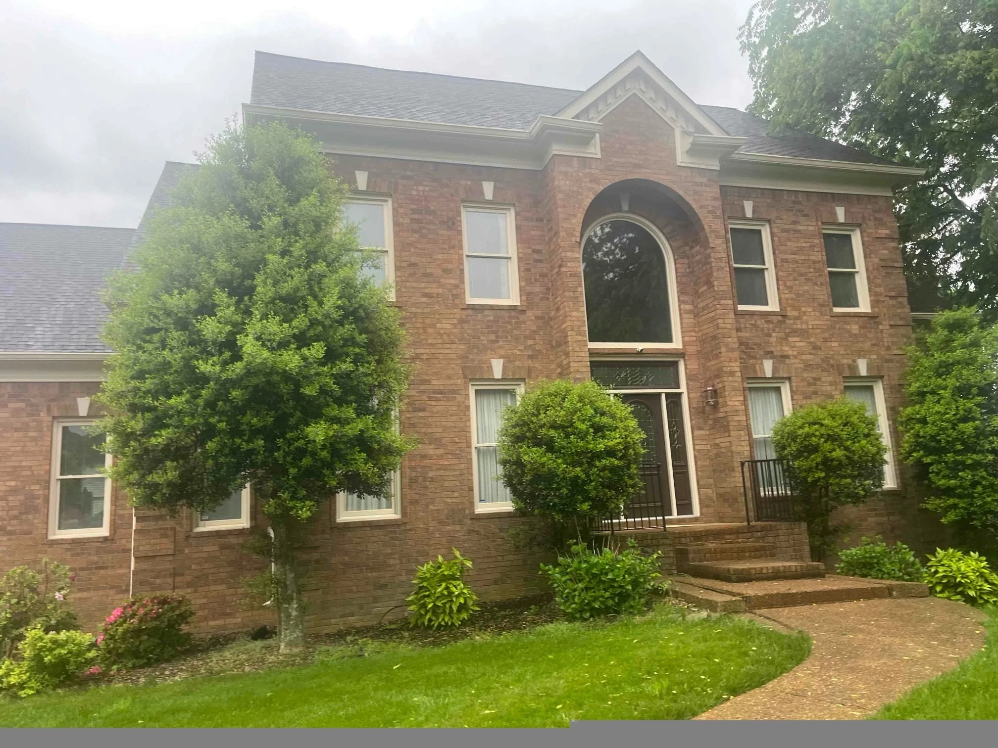 Freedom Gutters provides professional seamless gutter installation, gutter replacement, gutter repair, gutter guards, downspouts, fascia, and soffit services throughout Middle Tennessee. Quality residential gutter solutions built to protect your home