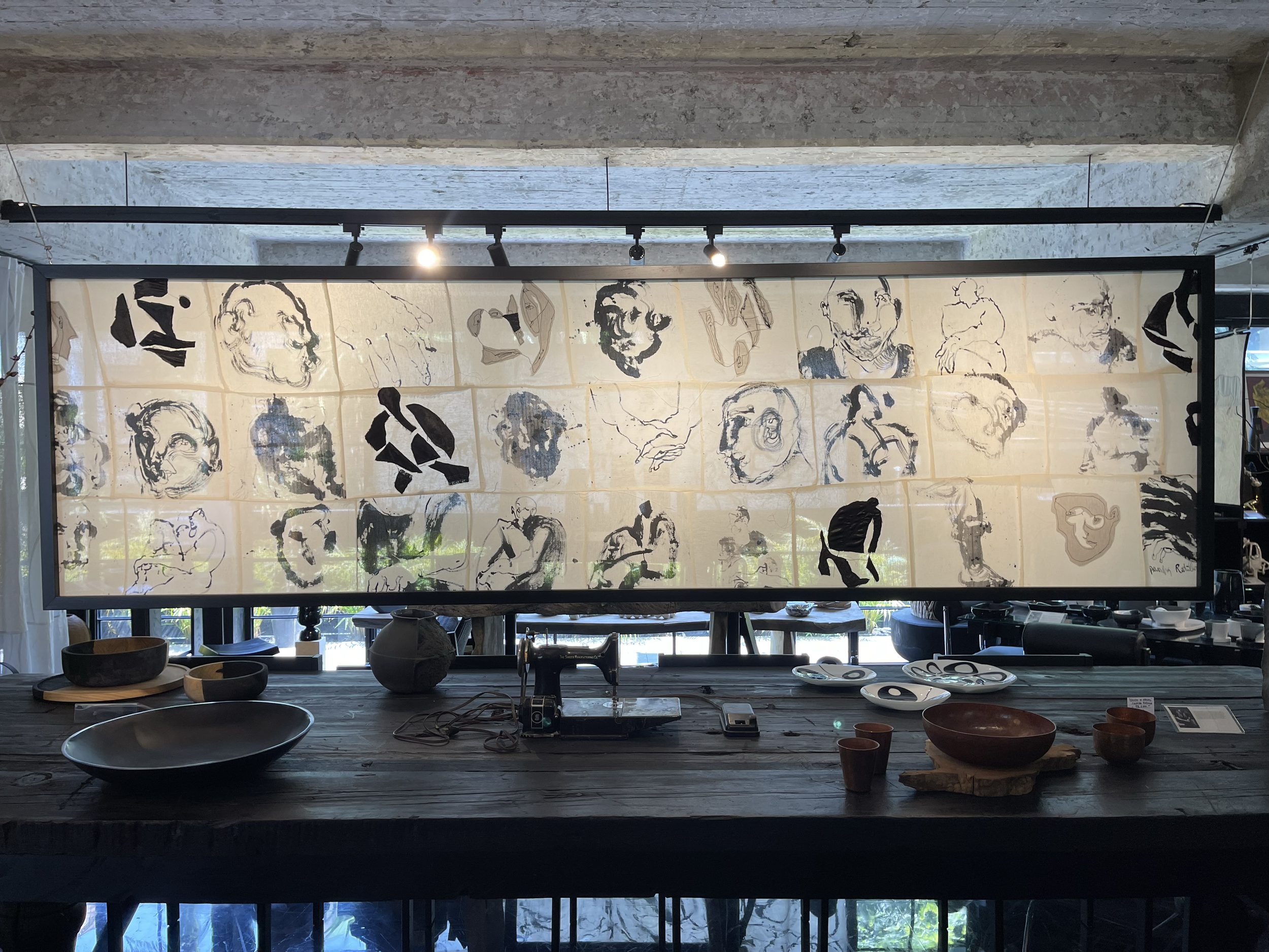 Estudio de Clau - Tela y tinta china - 300x100 cm - 2024