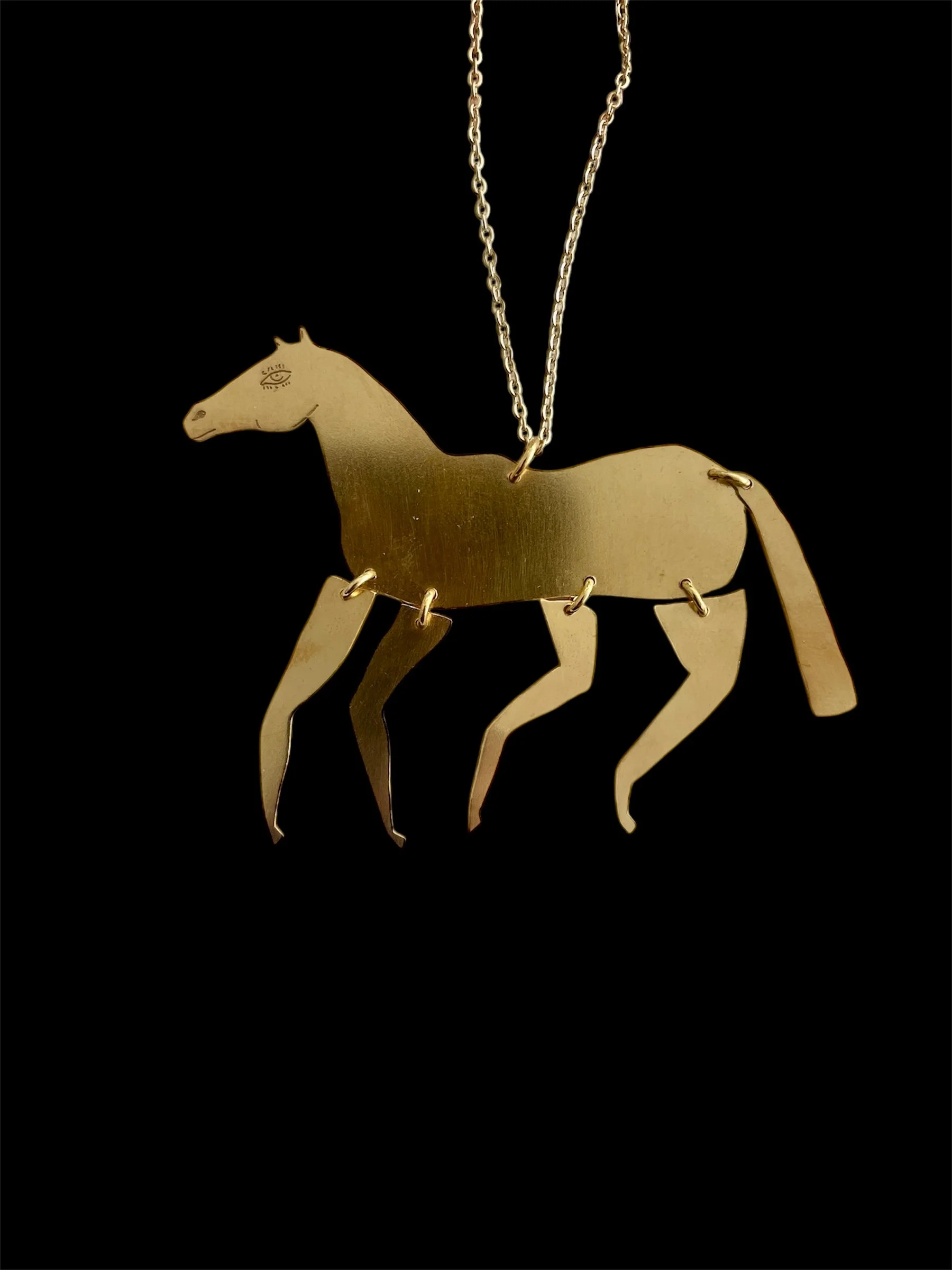 Caballo dorado