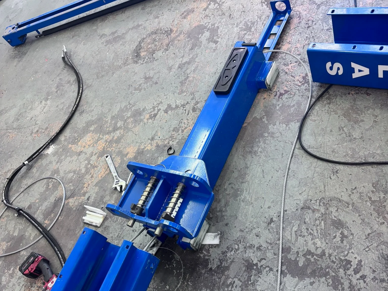 two post automotive lift teardown and guide block replacement