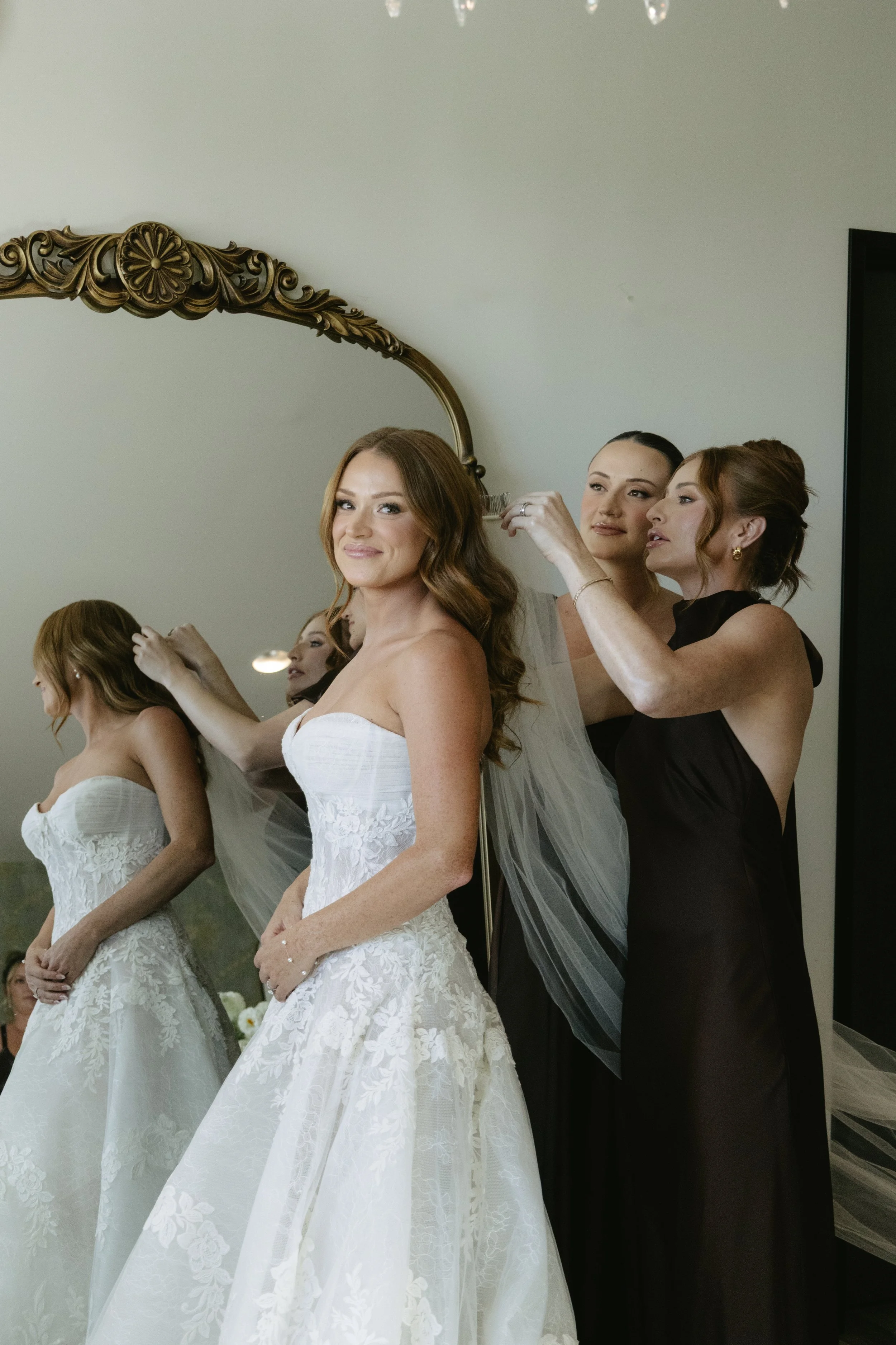 SydneyRaeMedia_SarahandJacob_GettingReady-57 (1).jpg
