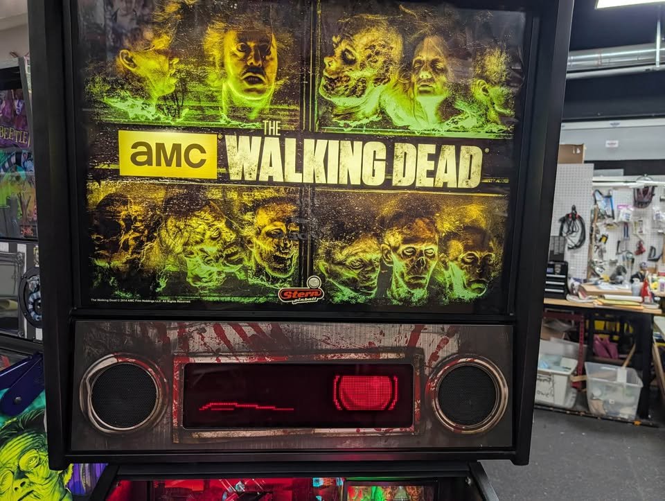 Stern Walking Dead Premium - HUO
