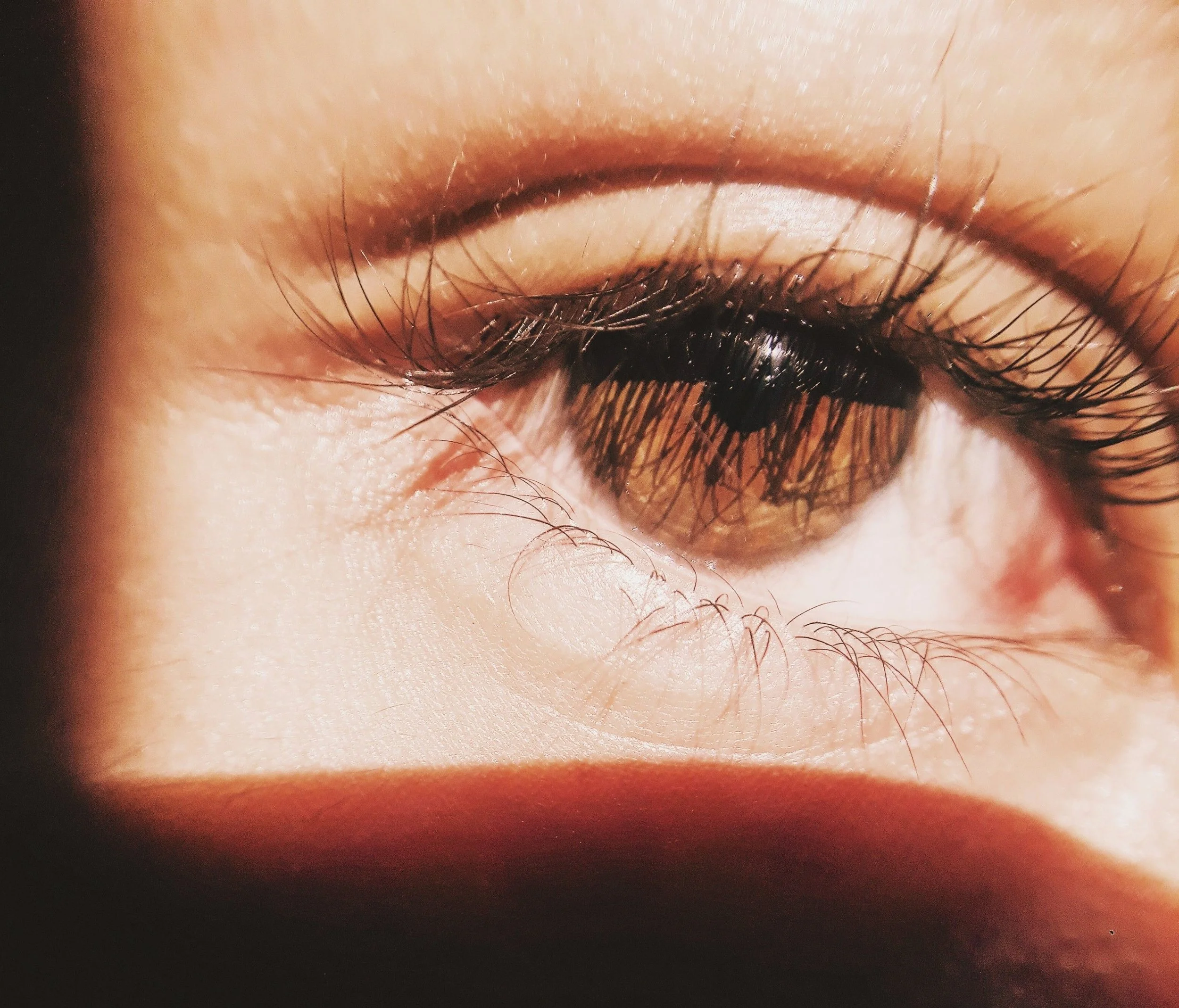 Close-up of an eye representing visual focus in Brainspotting therapy