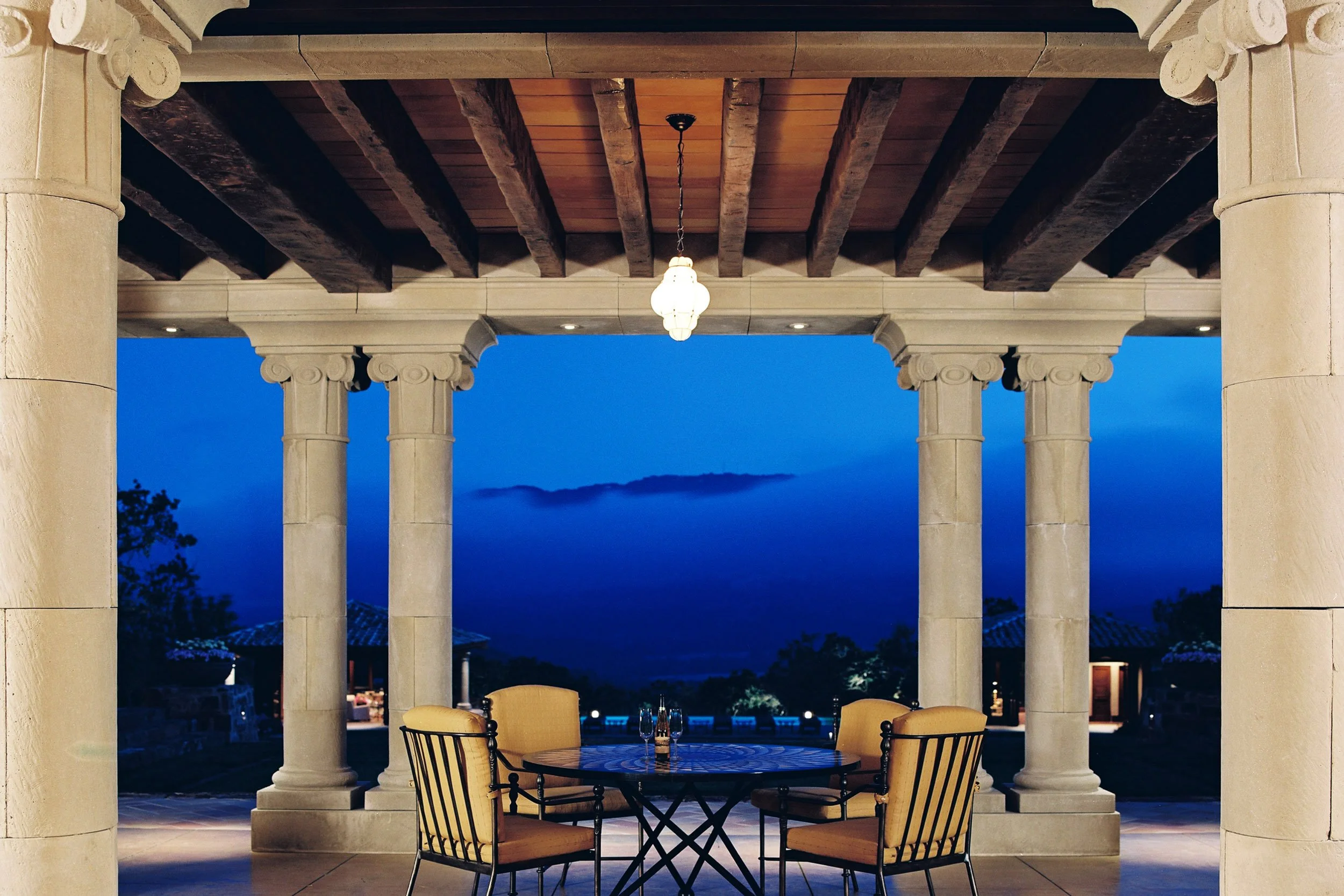 Tuscan-Villa-Sonoma--slide-4@2x--Taylor-Lombardo-Architects.jpg