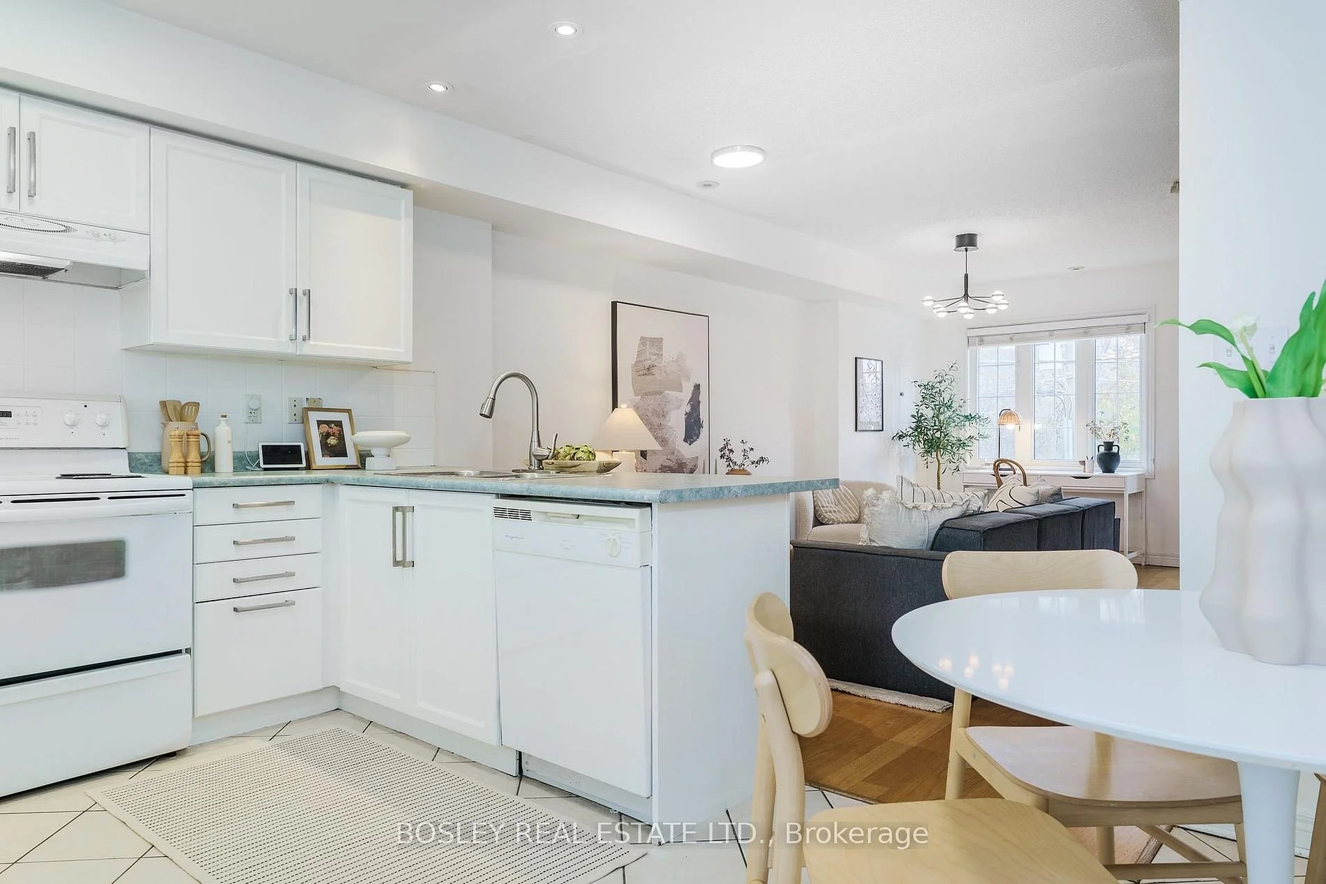 212 WILTSHIRE Ave 6.jpg