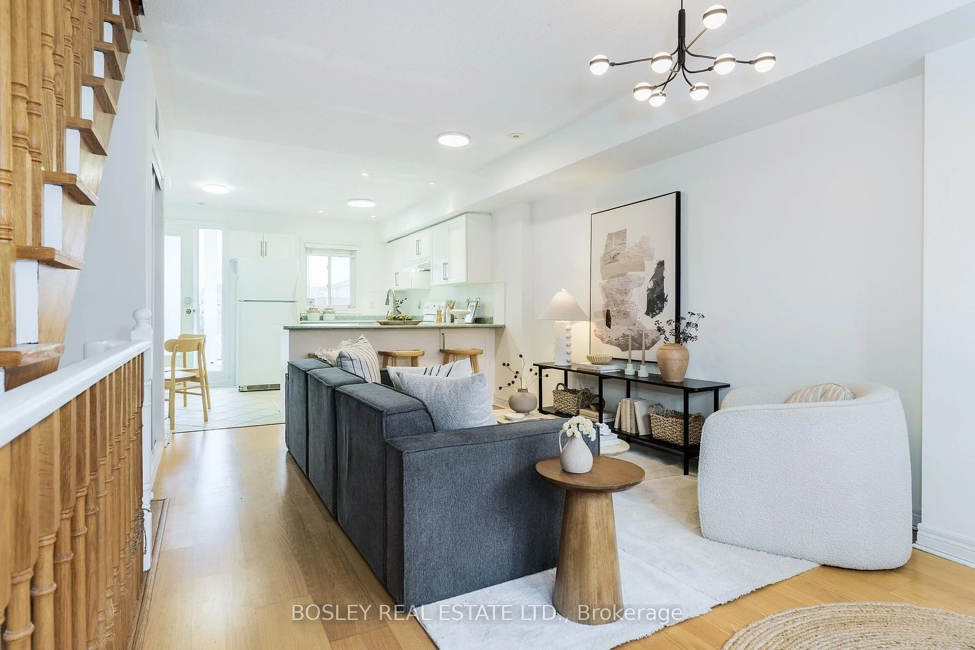 212 WILTSHIRE Ave 3.jpg