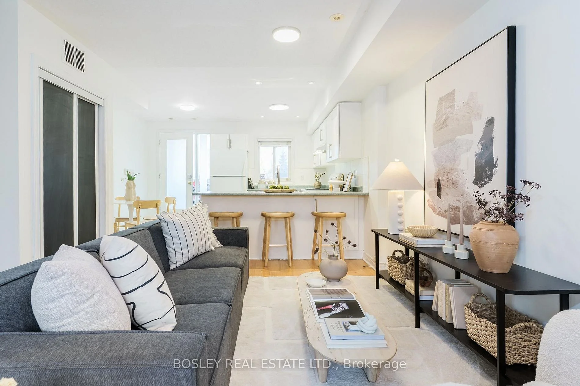 212 WILTSHIRE Ave 2.jpg