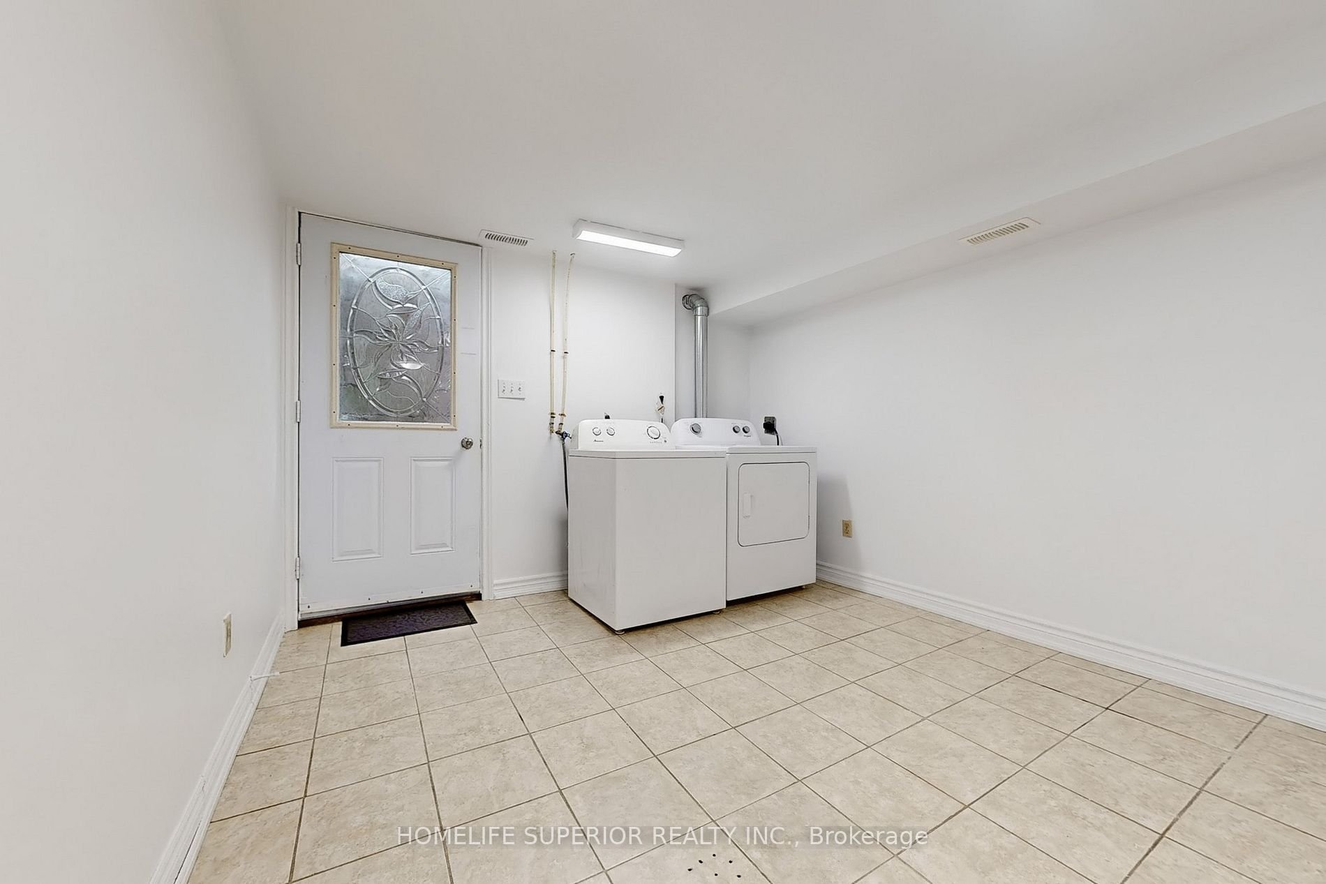 17 Mitchell Ave 12.jpg