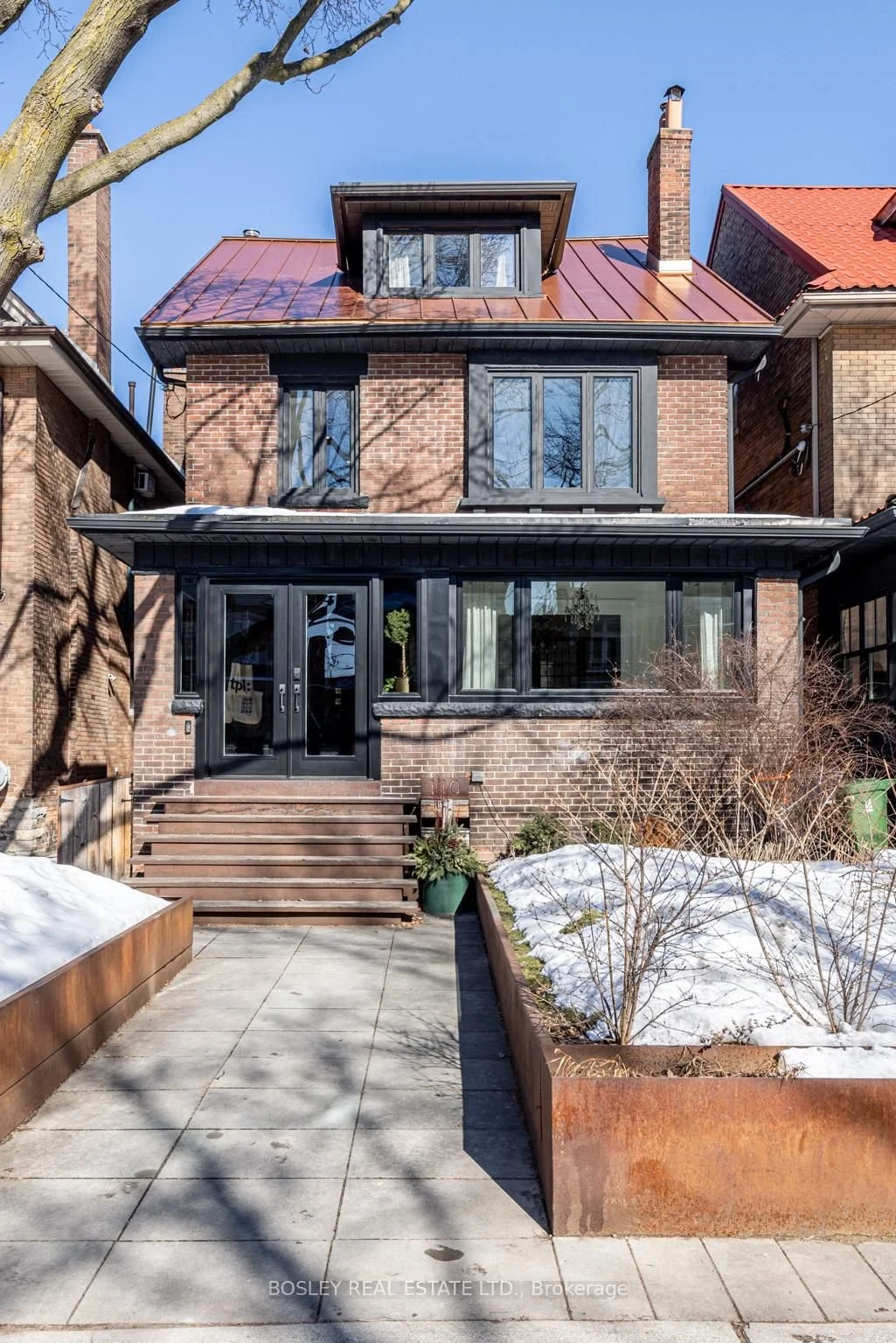 110 Grenadier Rd 20.jpg