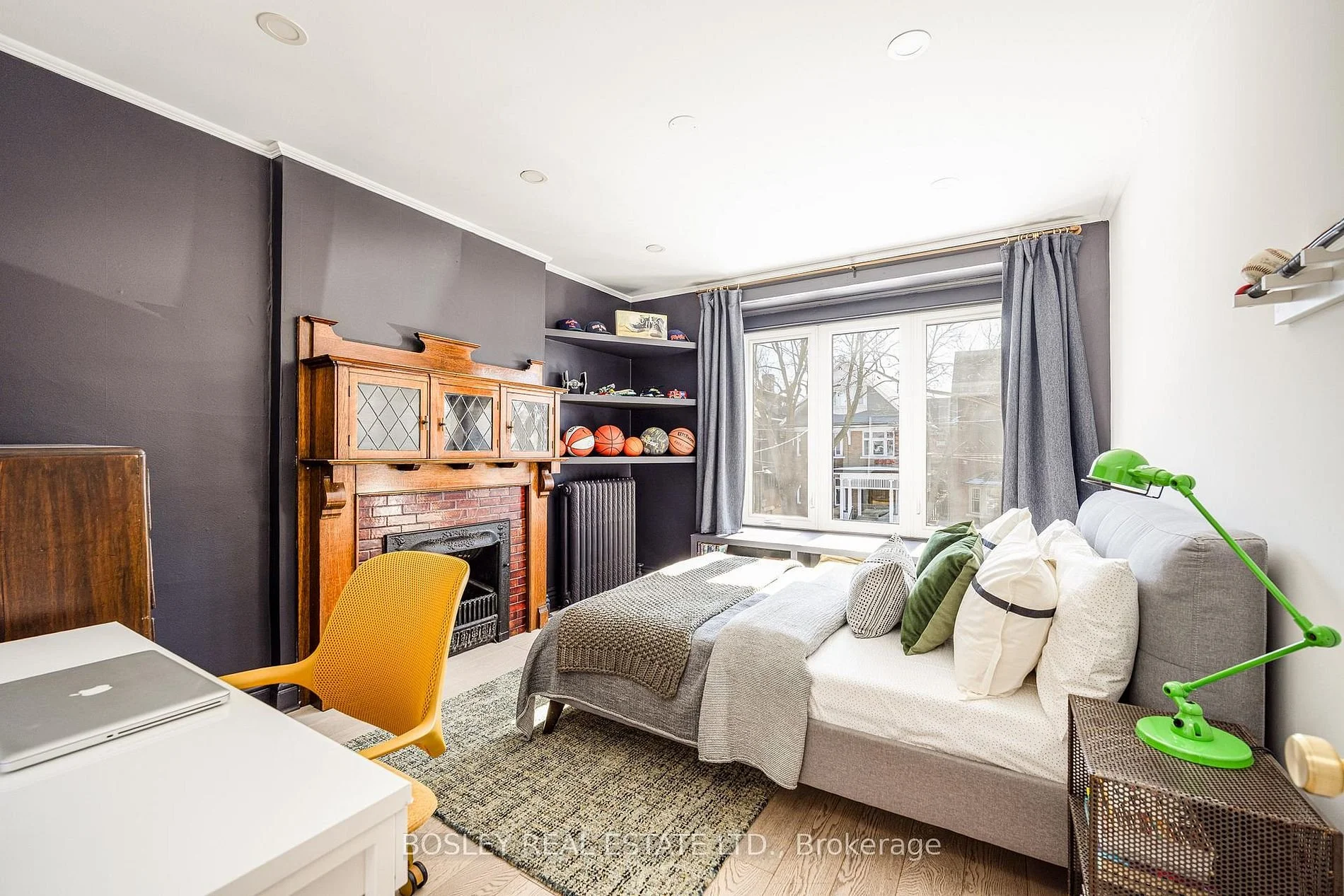 110 Grenadier Rd 15.jpg