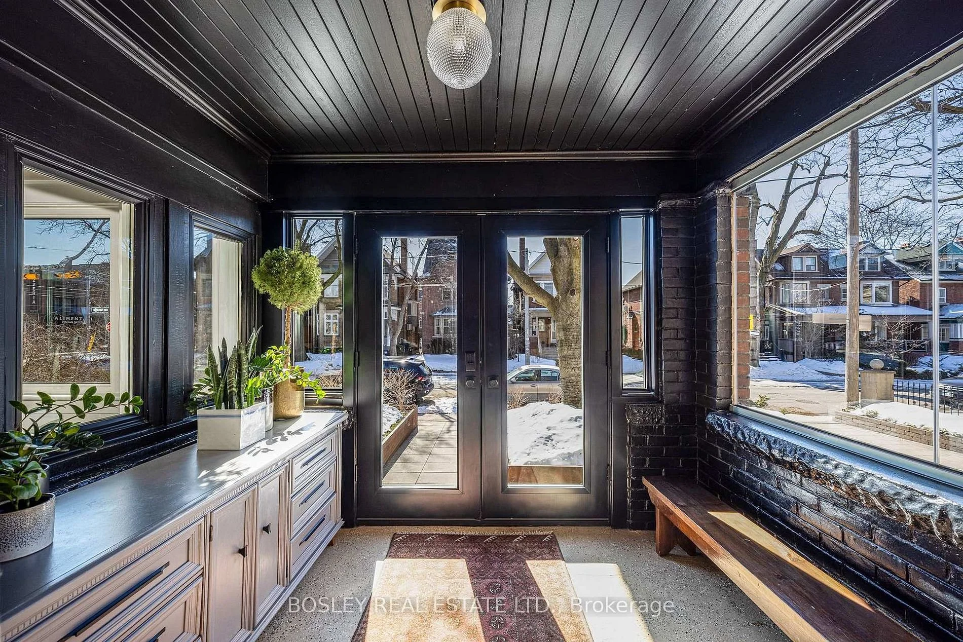 110 Grenadier Rd 13.jpg