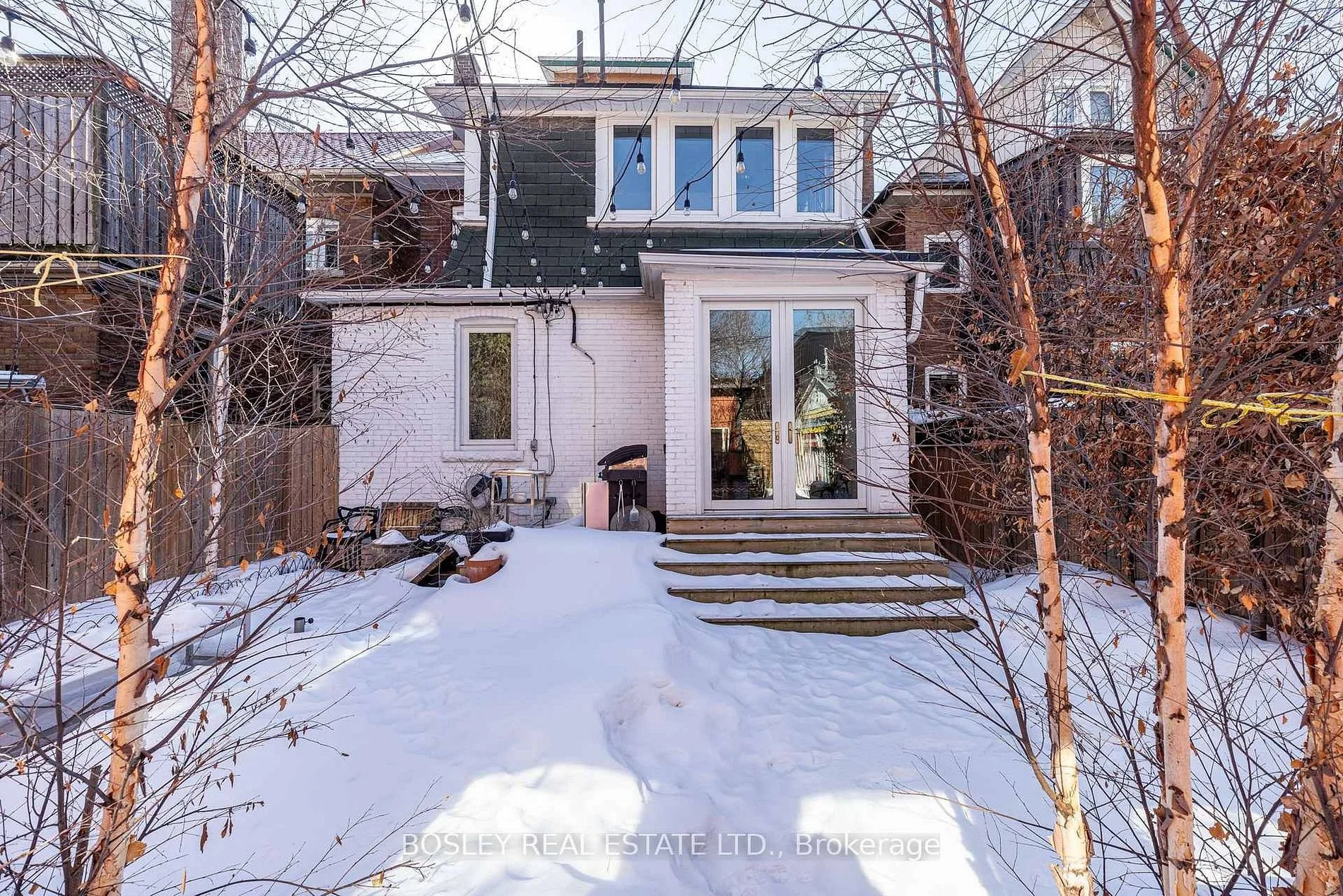 110 Grenadier Rd 11.jpg