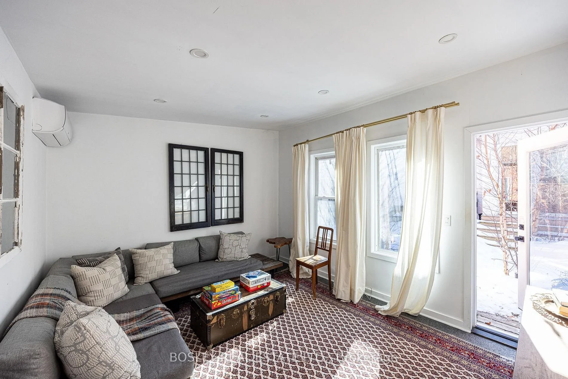 110 Grenadier Rd 10.jpg