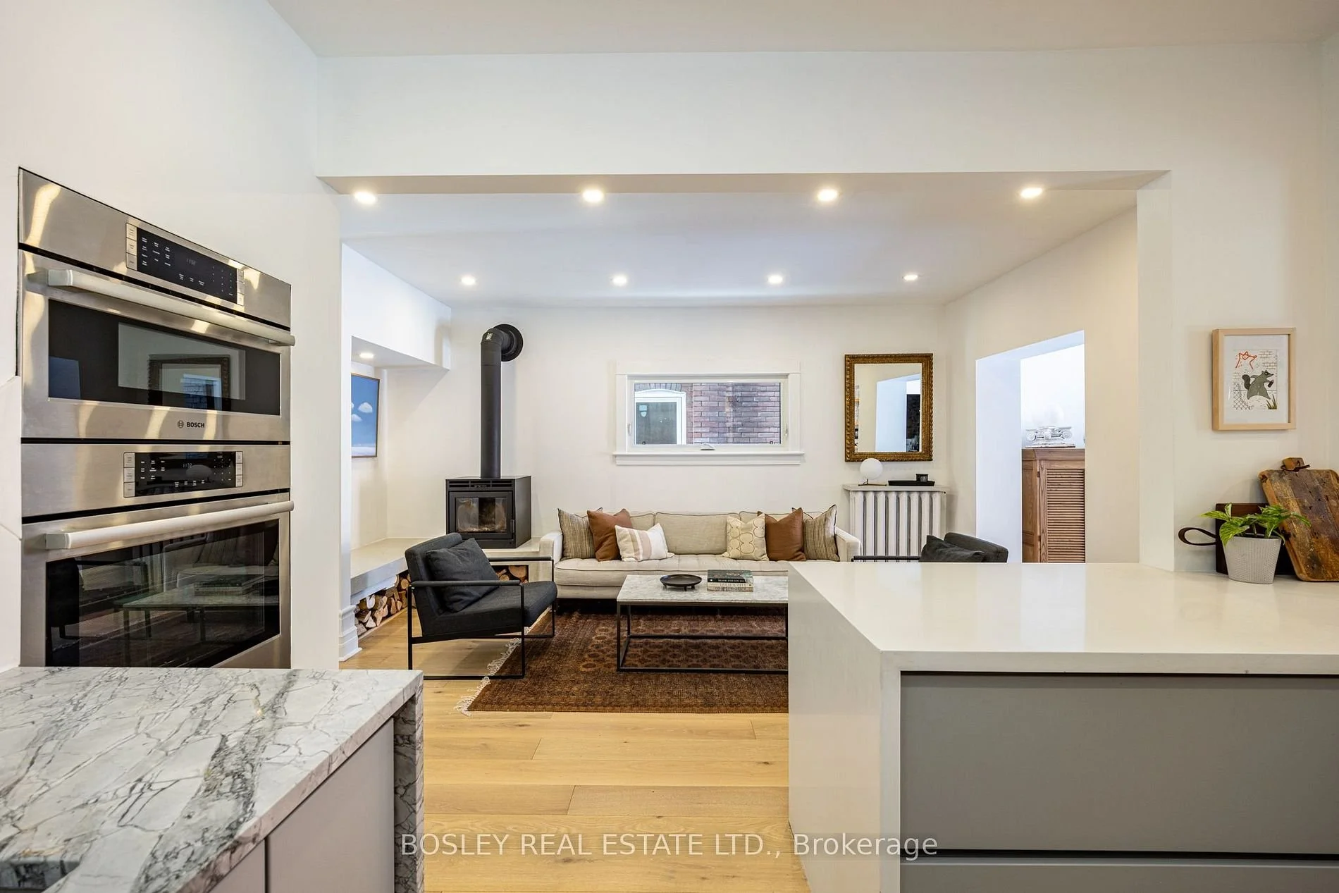 110 Grenadier Rd 6.jpg