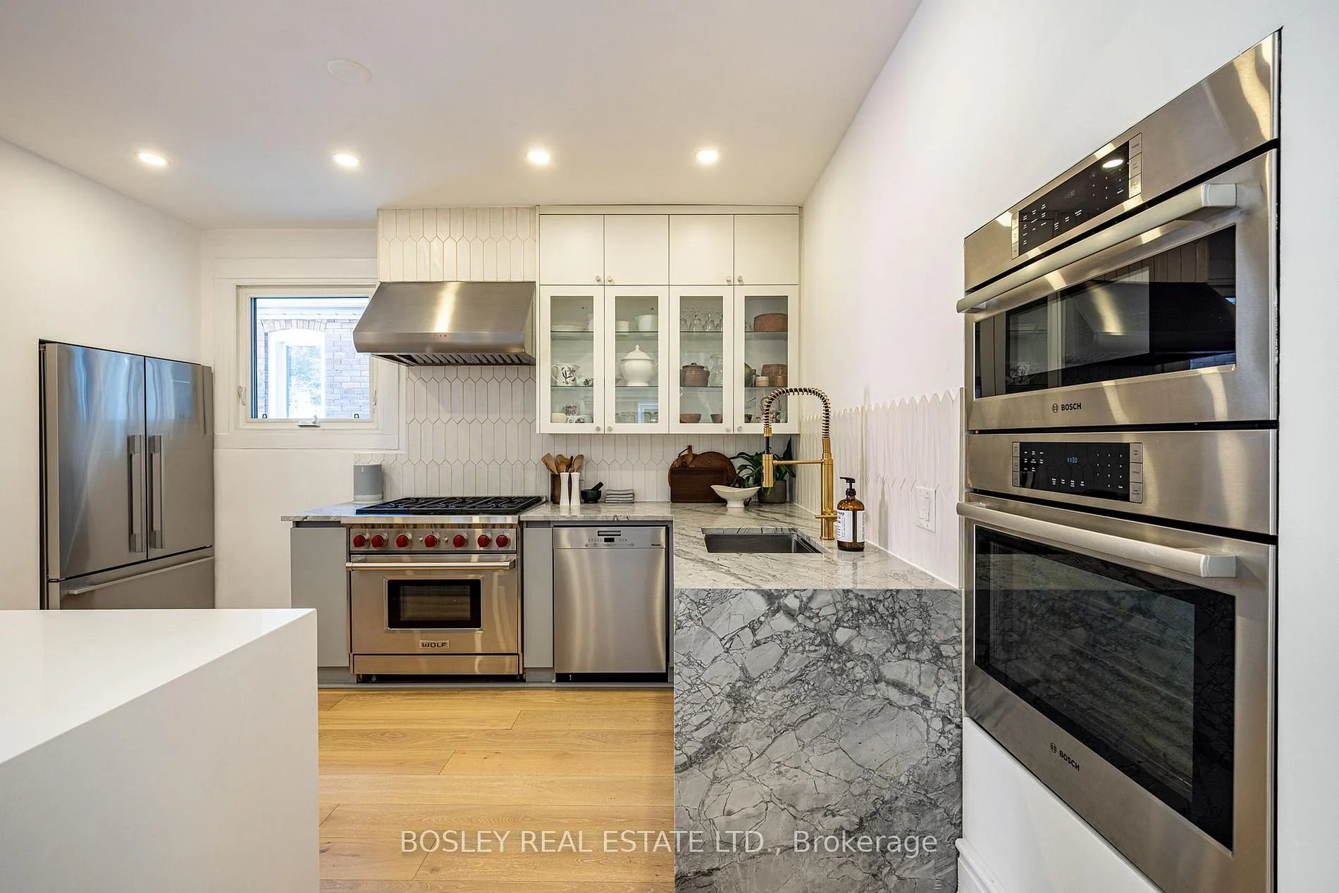110 Grenadier Rd 5.jpg