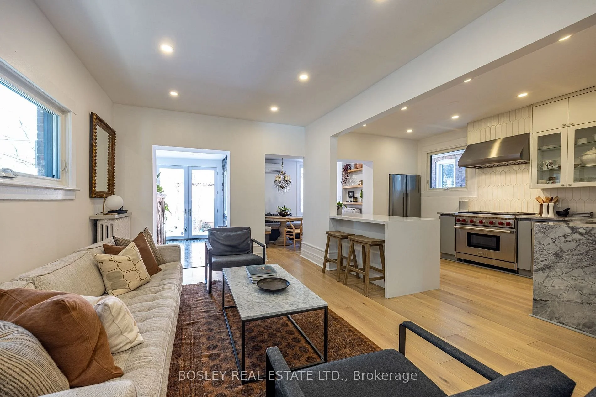 110 Grenadier Rd 4.jpg