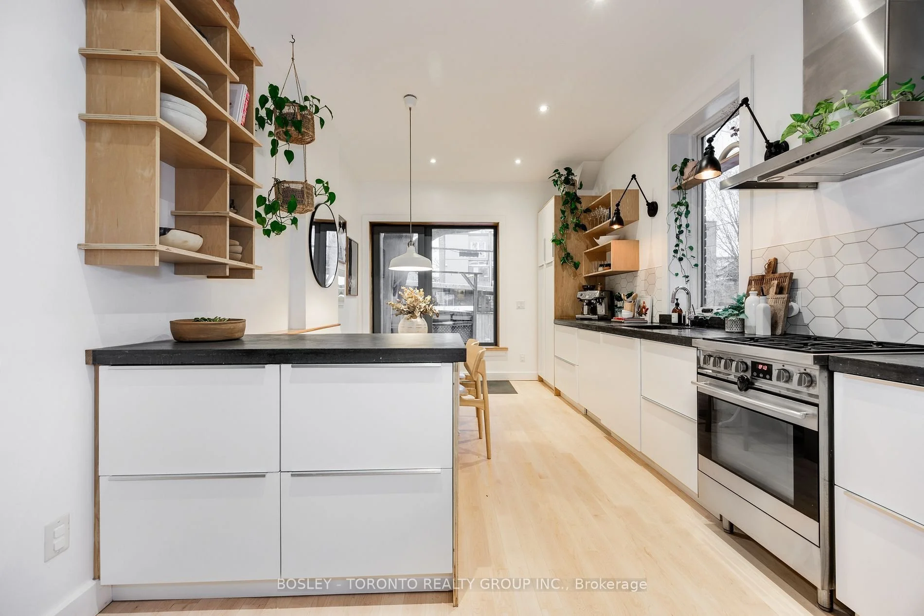 78 winnifred ave 9.jpg