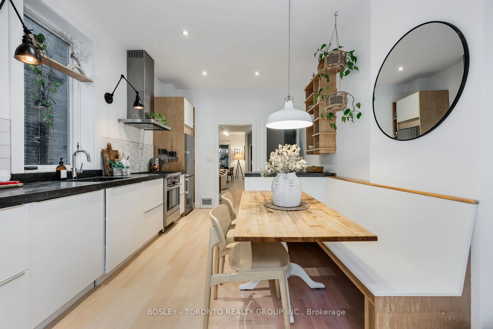 78 winnifred ave 8.jpg