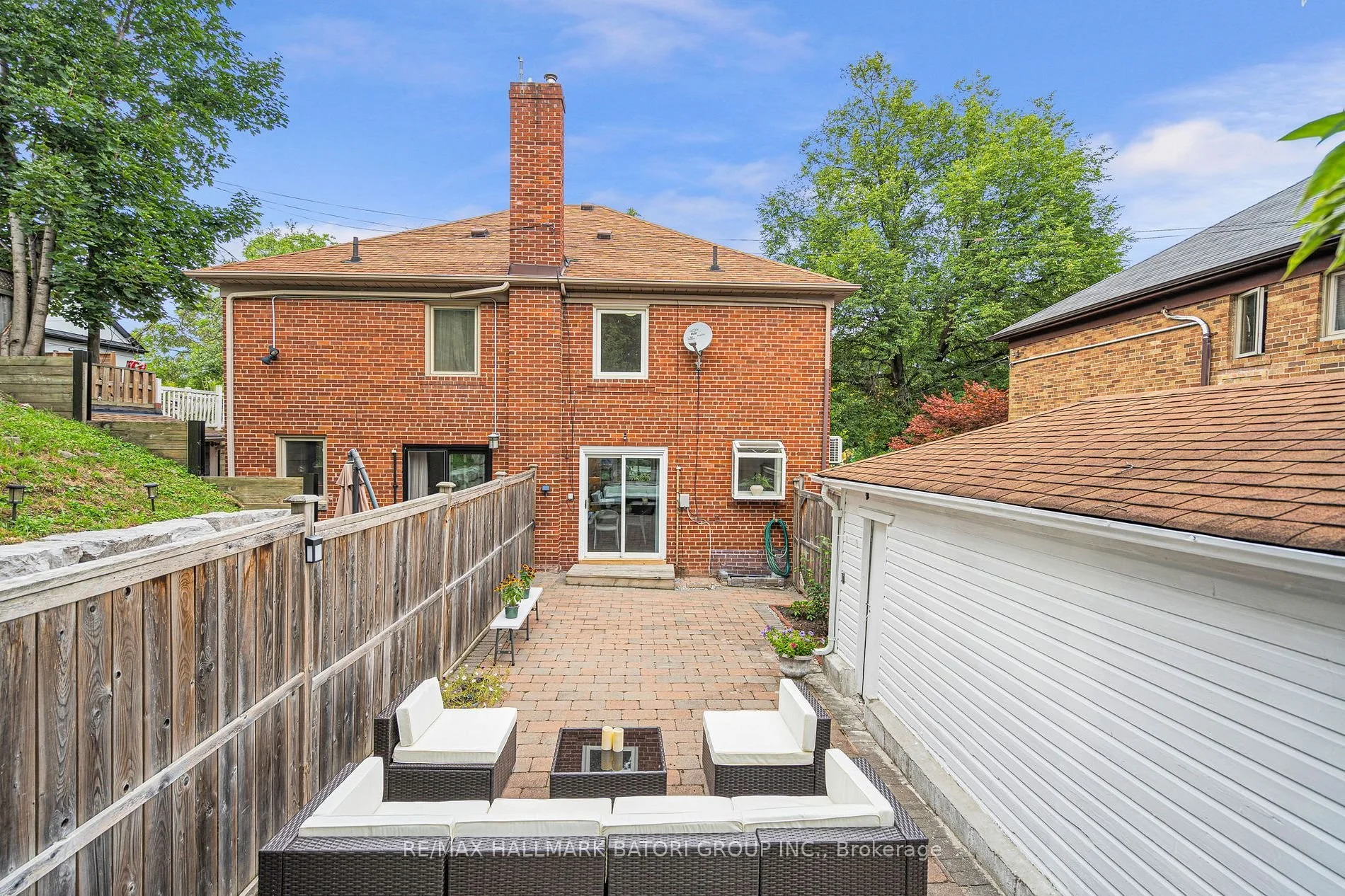 567 Roehampton Avenue 13.jpg
