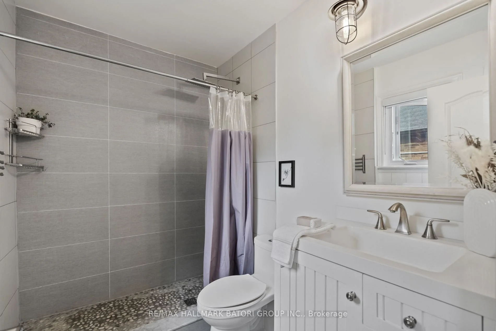 567 Roehampton Avenue 7.jpg