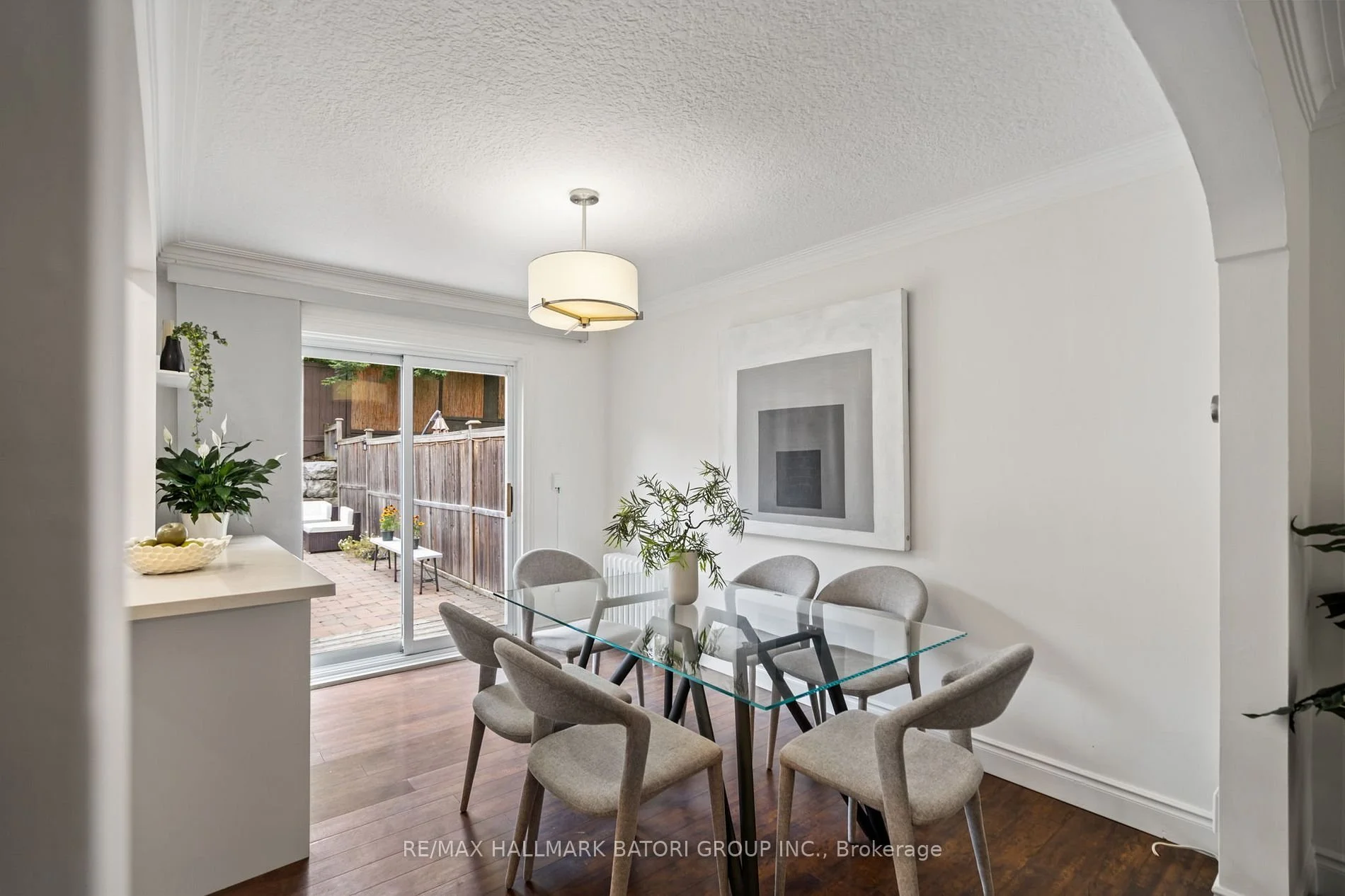 567 Roehampton Avenue 3.jpg