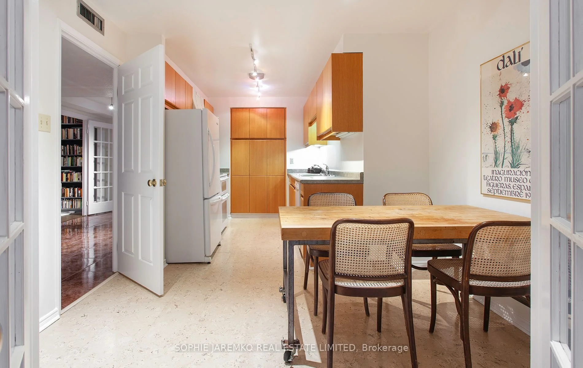 160 Frederick St 706 5.jpg