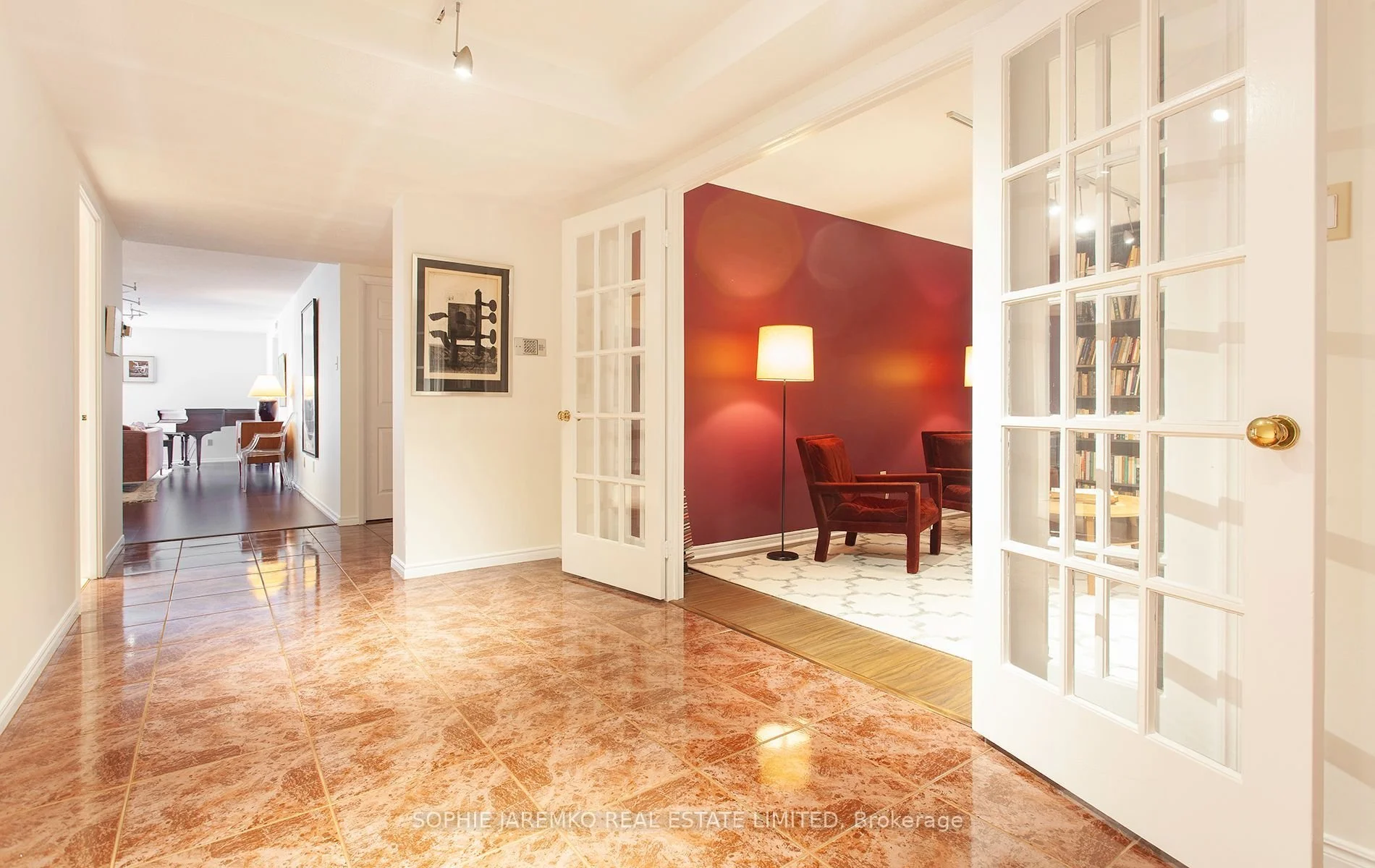 160 Frederick St 706 2.jpg