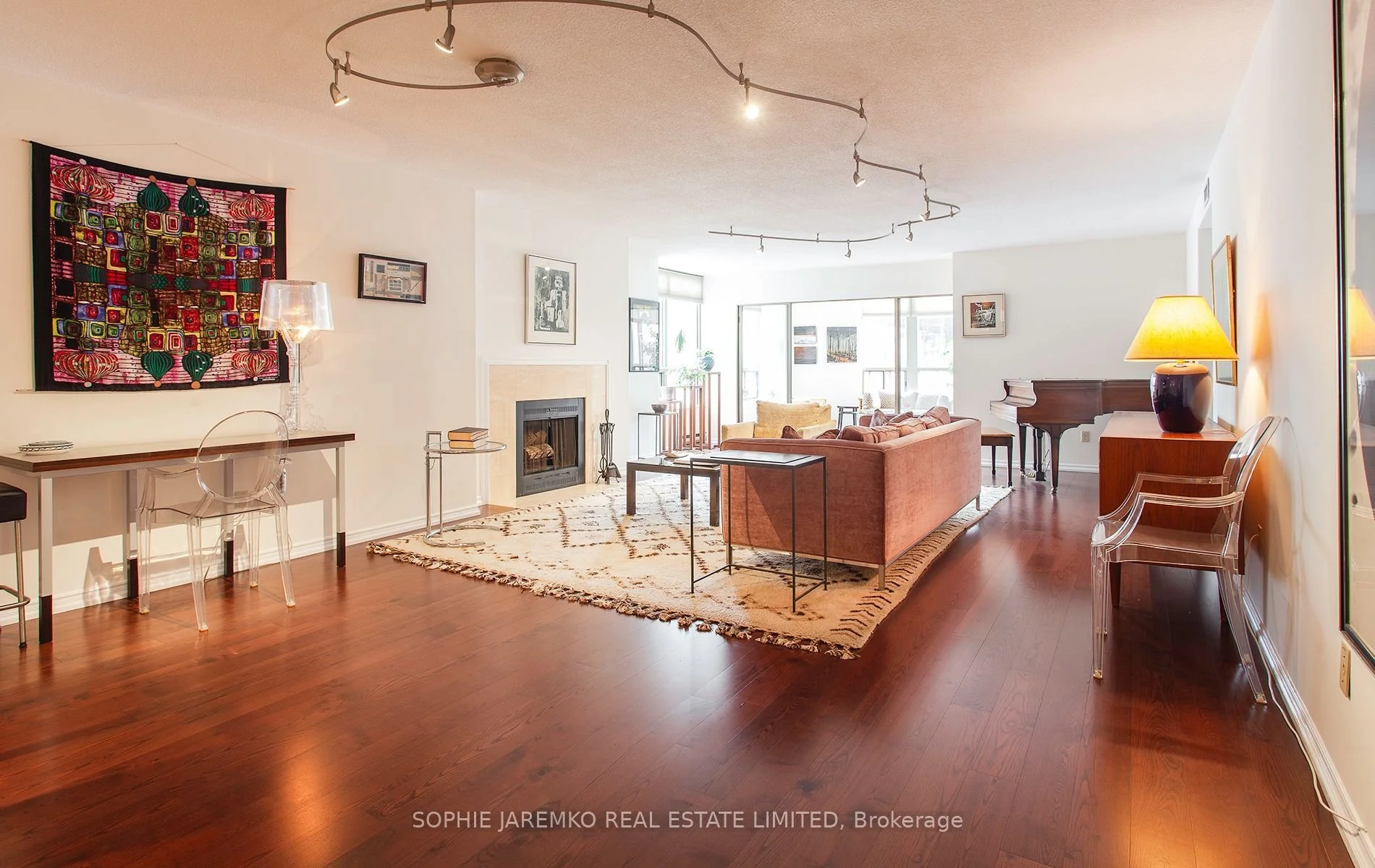 160 Frederick St 706 1.jpg