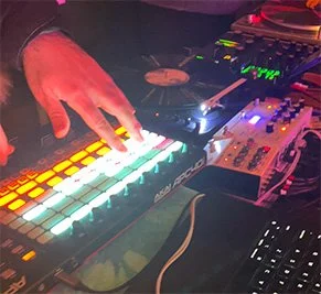Altaer-Sauna-Events-DJ.jpg
