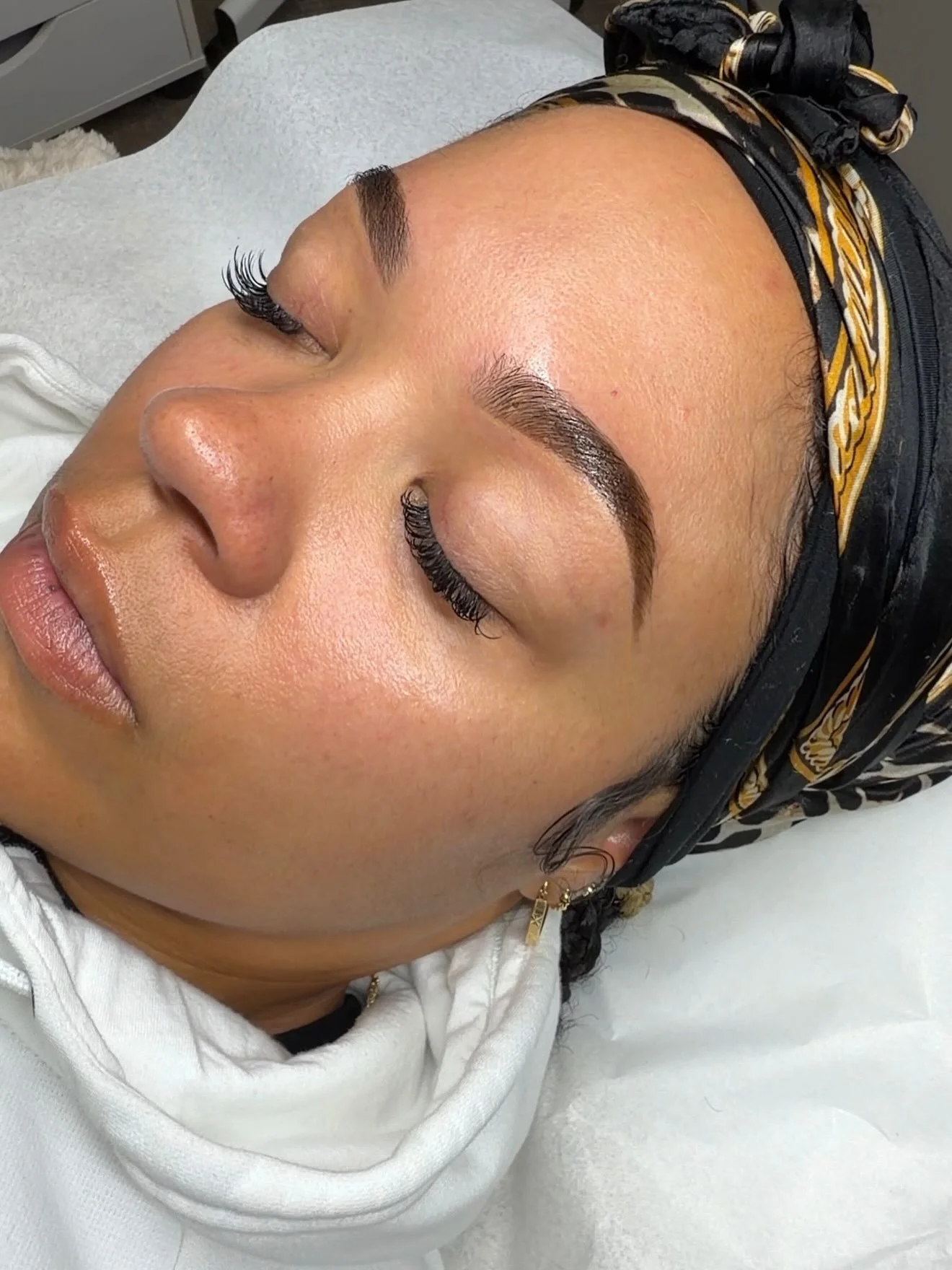 All you need is a defined brow, some gloss &amp; a lil coffee to start the day. ☕️

The Thread + Tint handles the brow part &mdash; a precise shape + custom tint for fuller, defined brows without reaching for the pencil every morning.

September is b