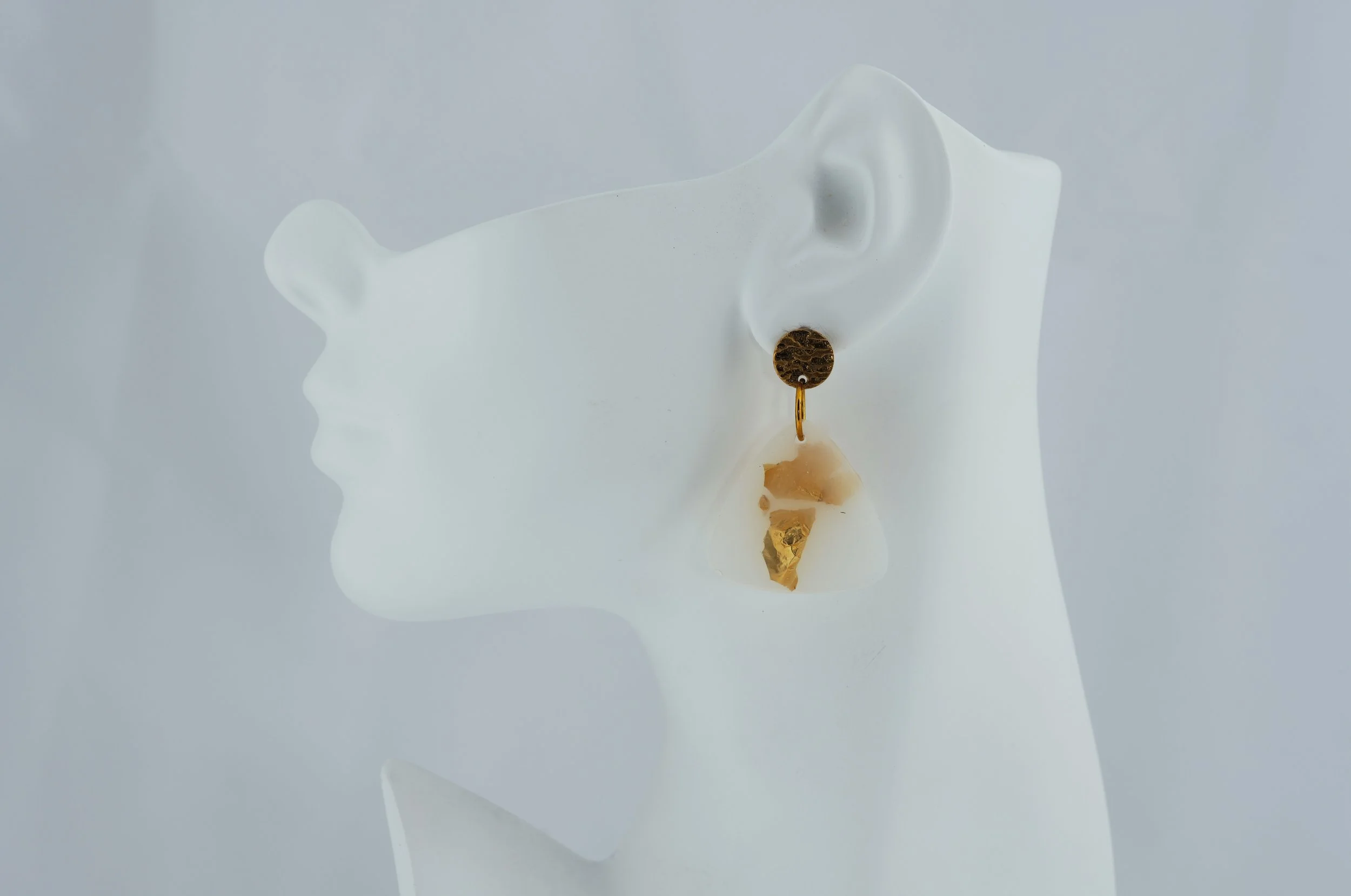 Gold in Alabaster