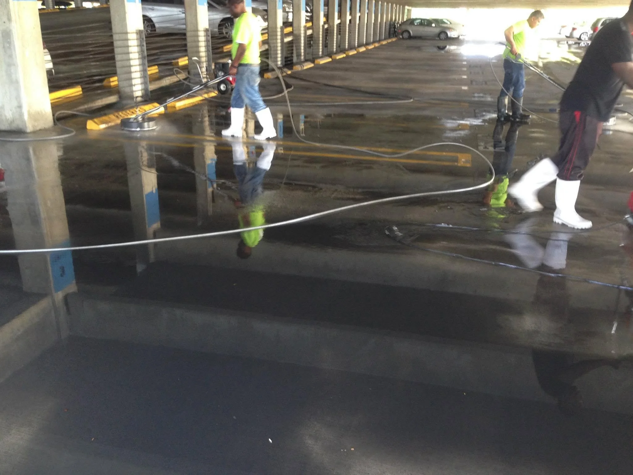Power Wash Garage At Madison Downtown Miami