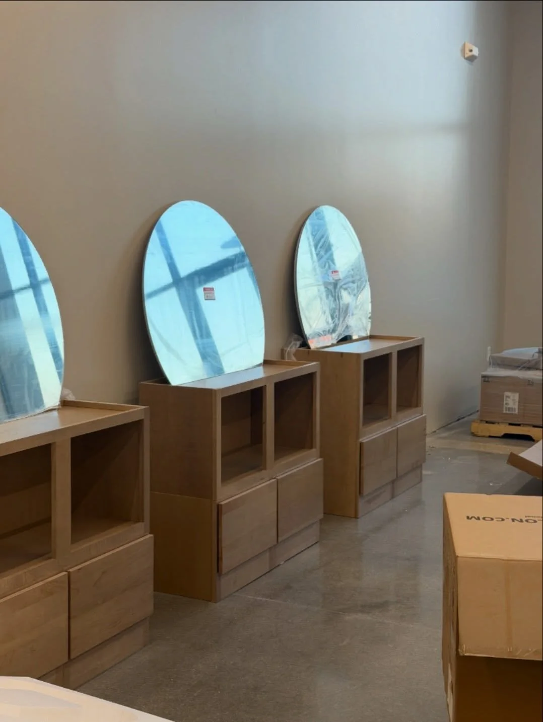 hello from our little construction zone 🤍

things are coming together so quick &amp; we can&rsquo;t wait to share the final with you! 

now booking sept &amp; oct - link in bio. 

waukee hair salon | waukee hair extensions | des moines iowa salon