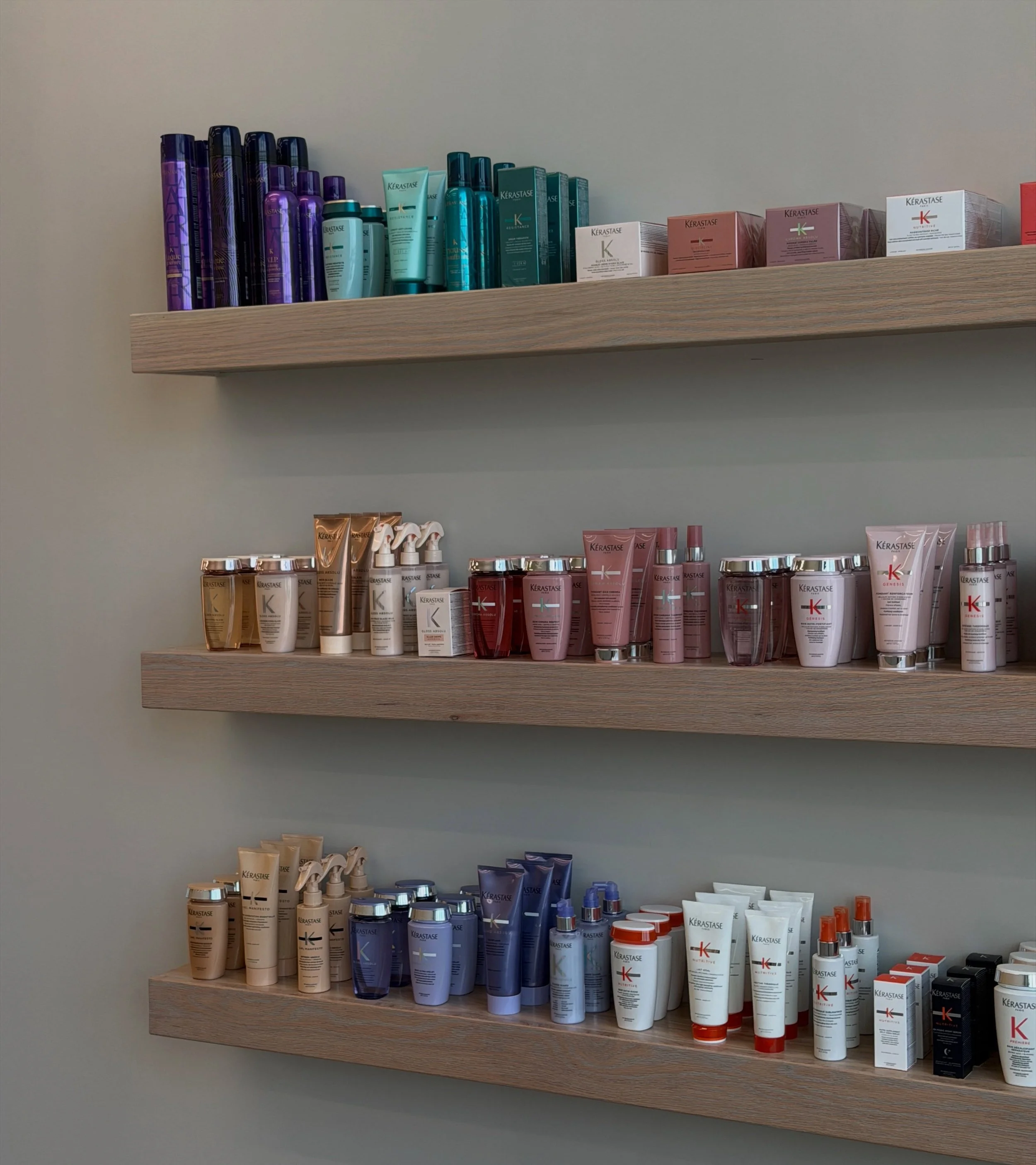 If only you could smell this through the phone 🤩

We&rsquo;re so excited to now offer K&eacute;rstase at HONEY. A luxurious haircare that makes your salon experience last long after you leave.

Come check it out, find your new favorite, and take a l