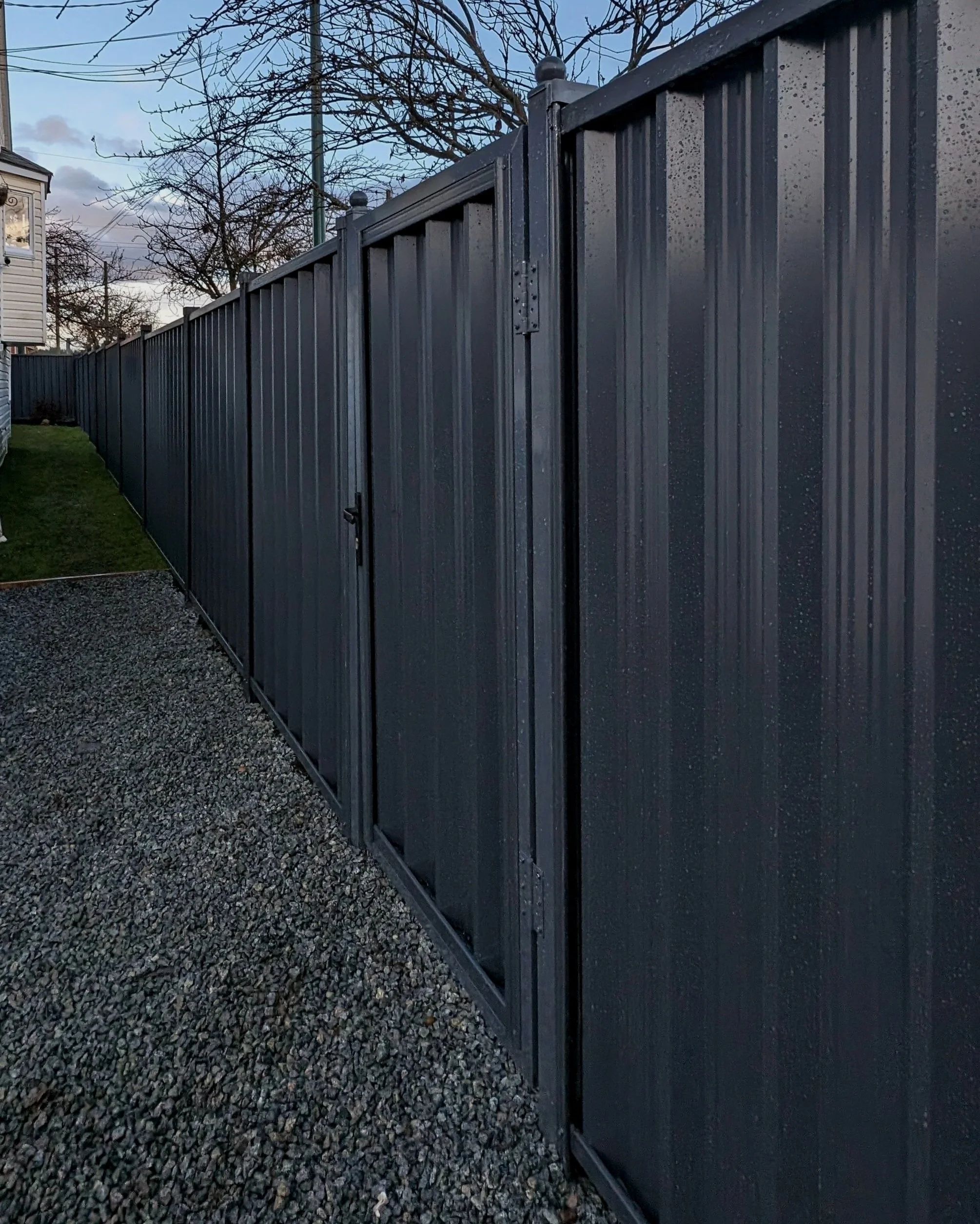 Modern grey fence - Vancouver, BC front yard